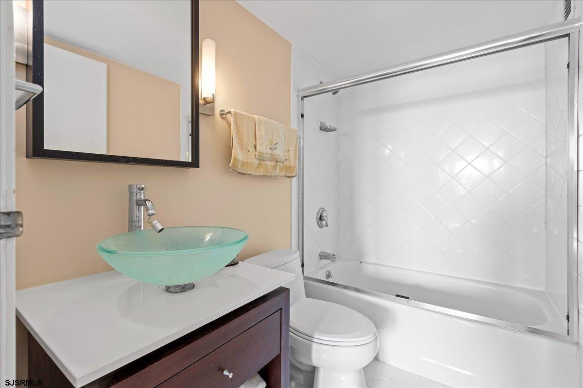 526 Pacific Ave Unit: 1304