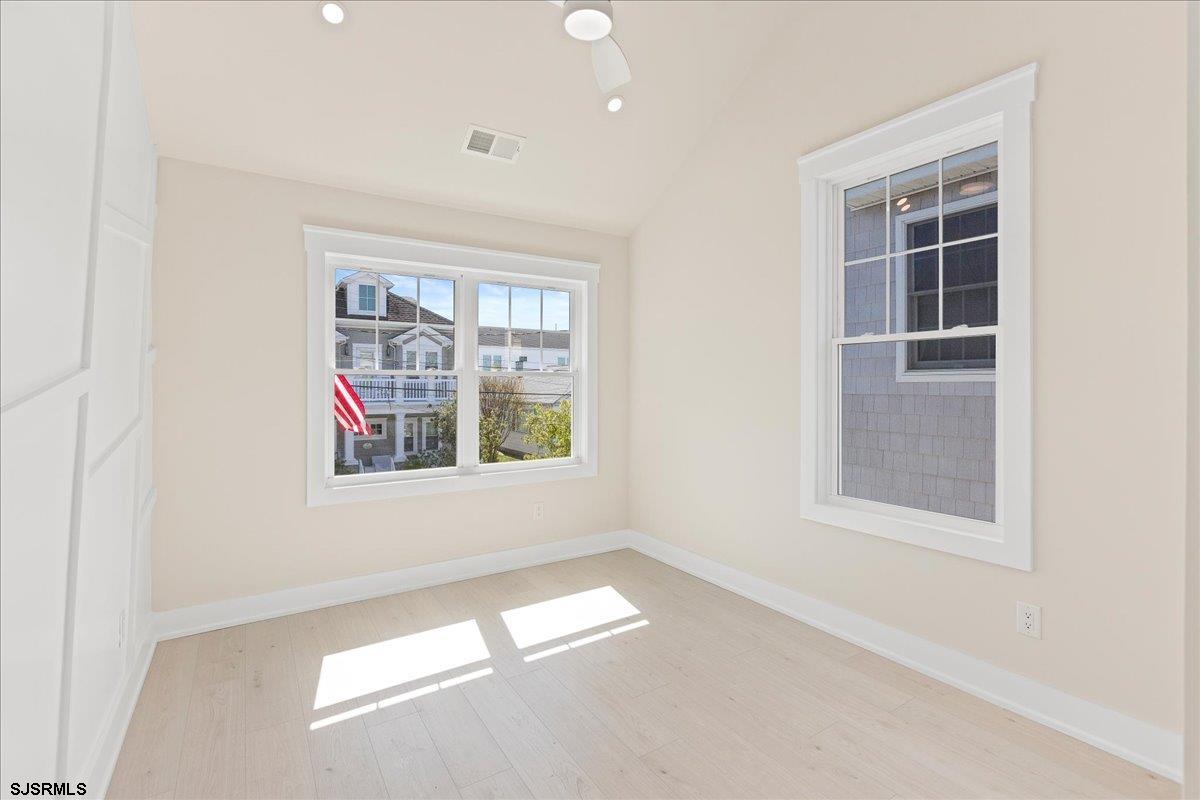 113 N Belmont Ave
