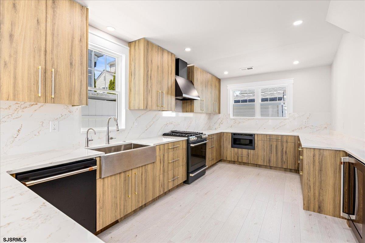 113 N Belmont Ave
