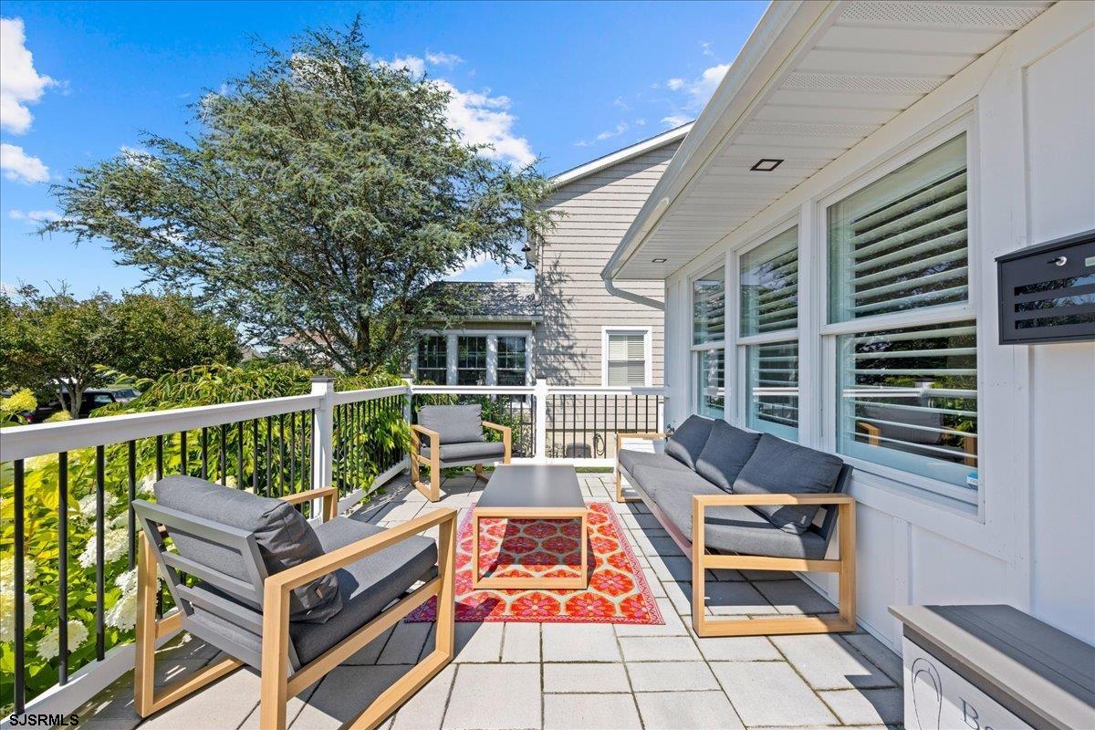 8 S Colmar Cir