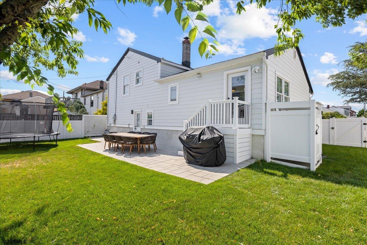 8 S Colmar Cir