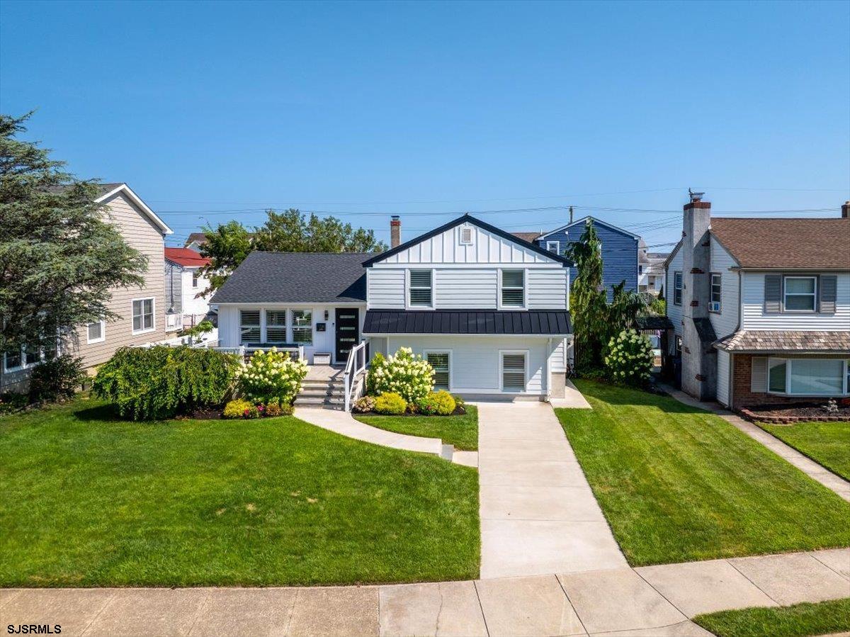 8 S Colmar Cir