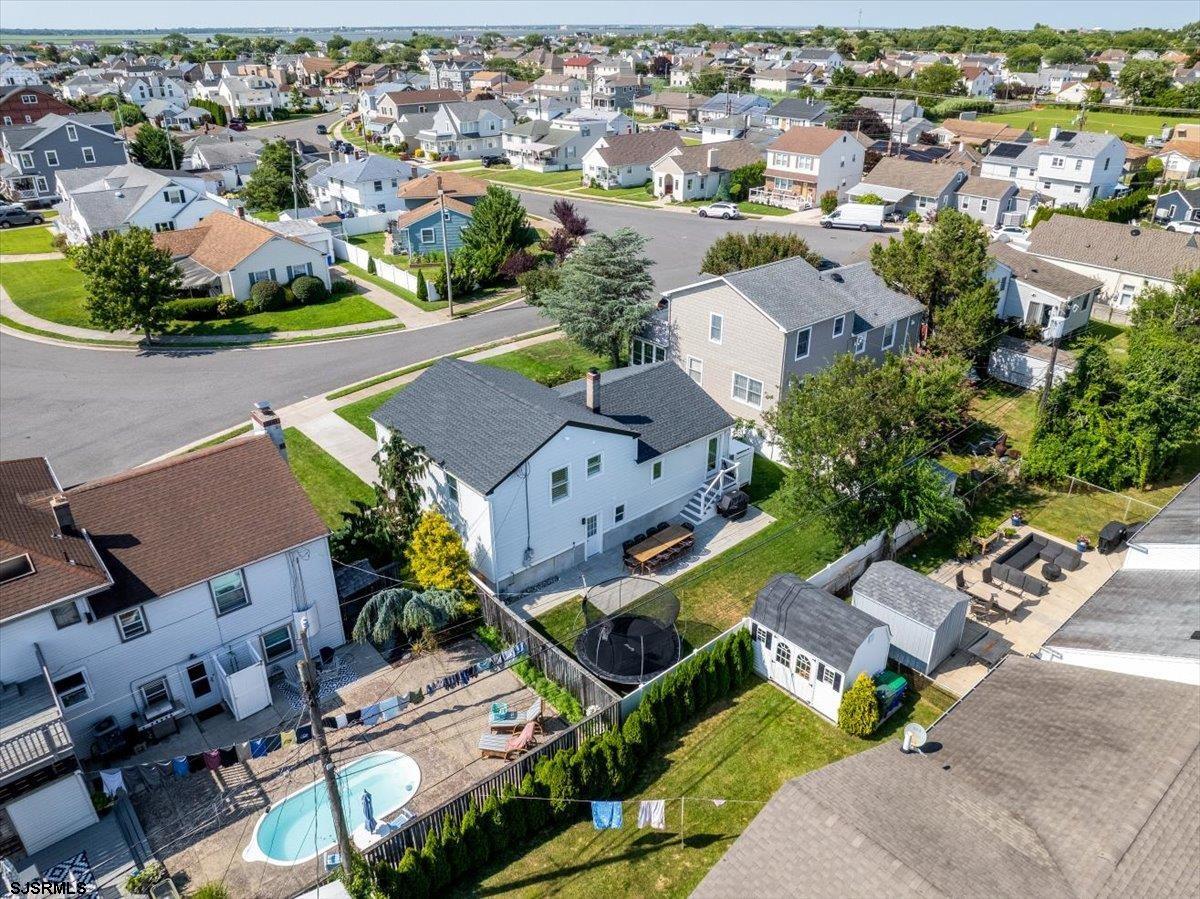 8 S Colmar Cir