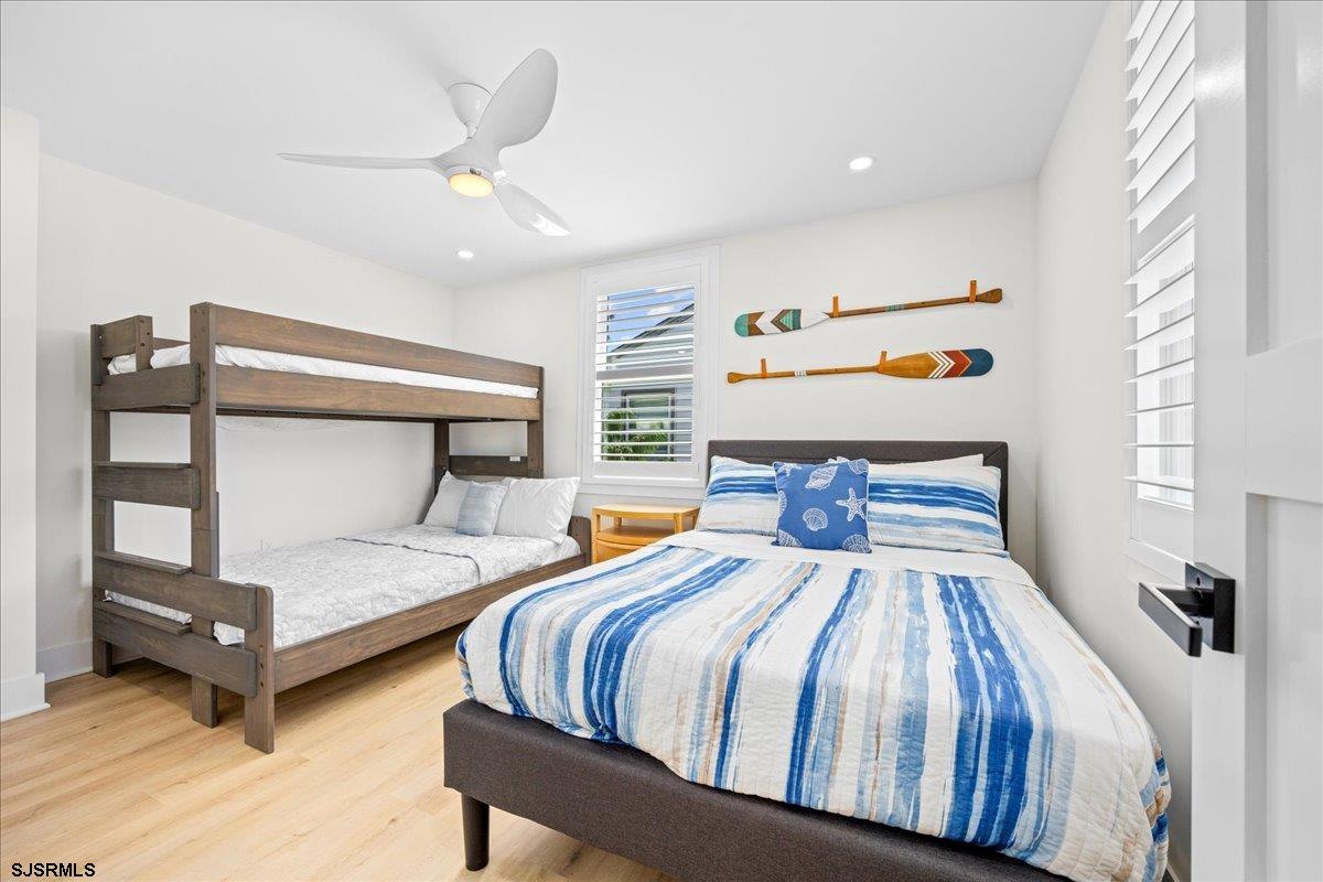 8 S Colmar Cir