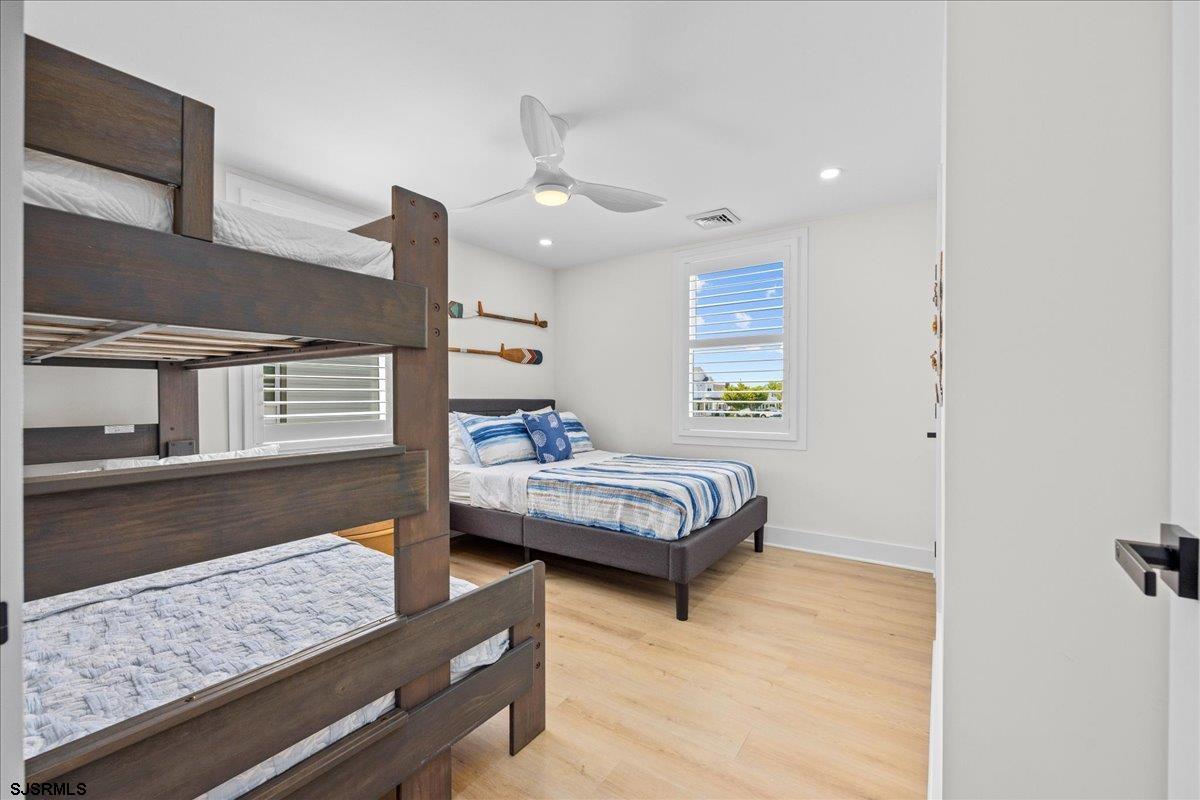 8 S Colmar Cir