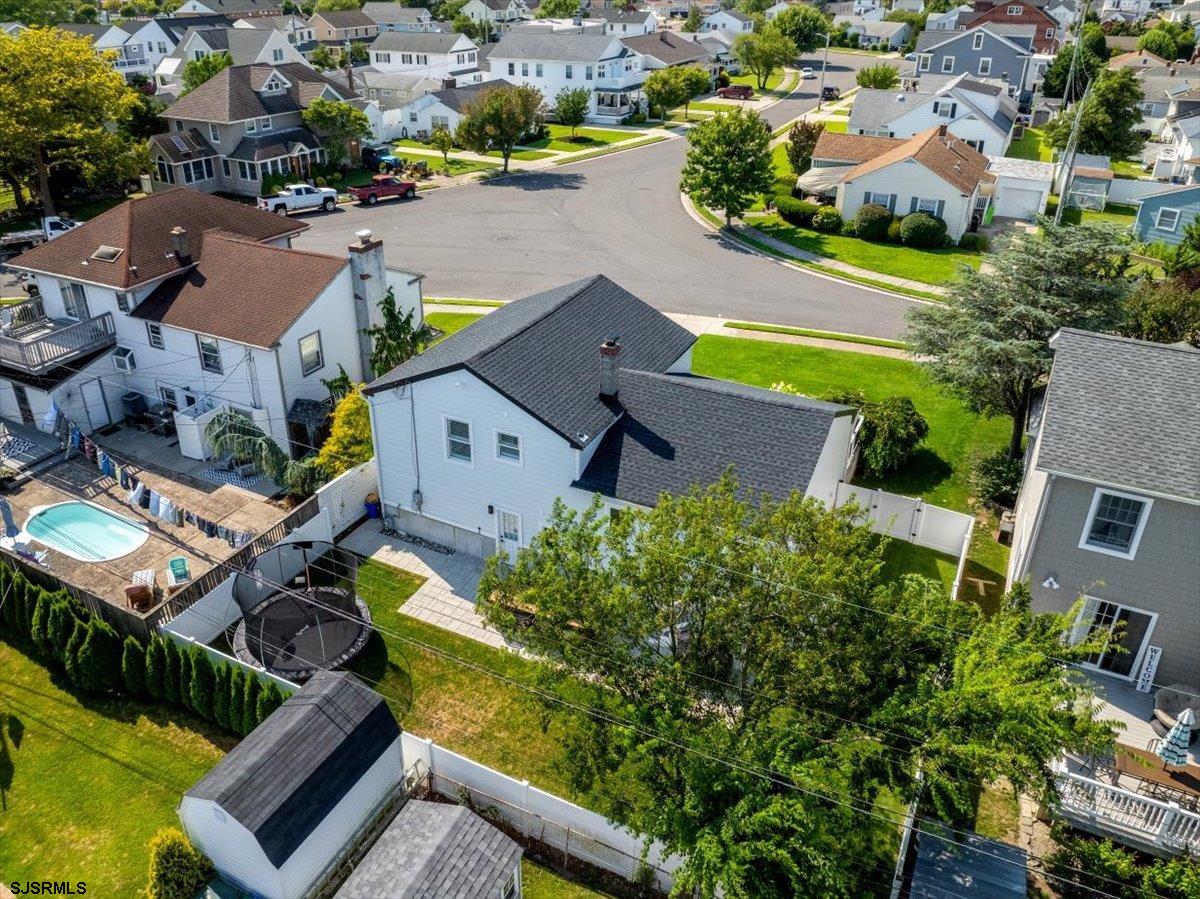8 S Colmar Cir