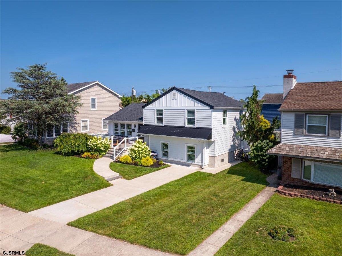 8 S Colmar Cir