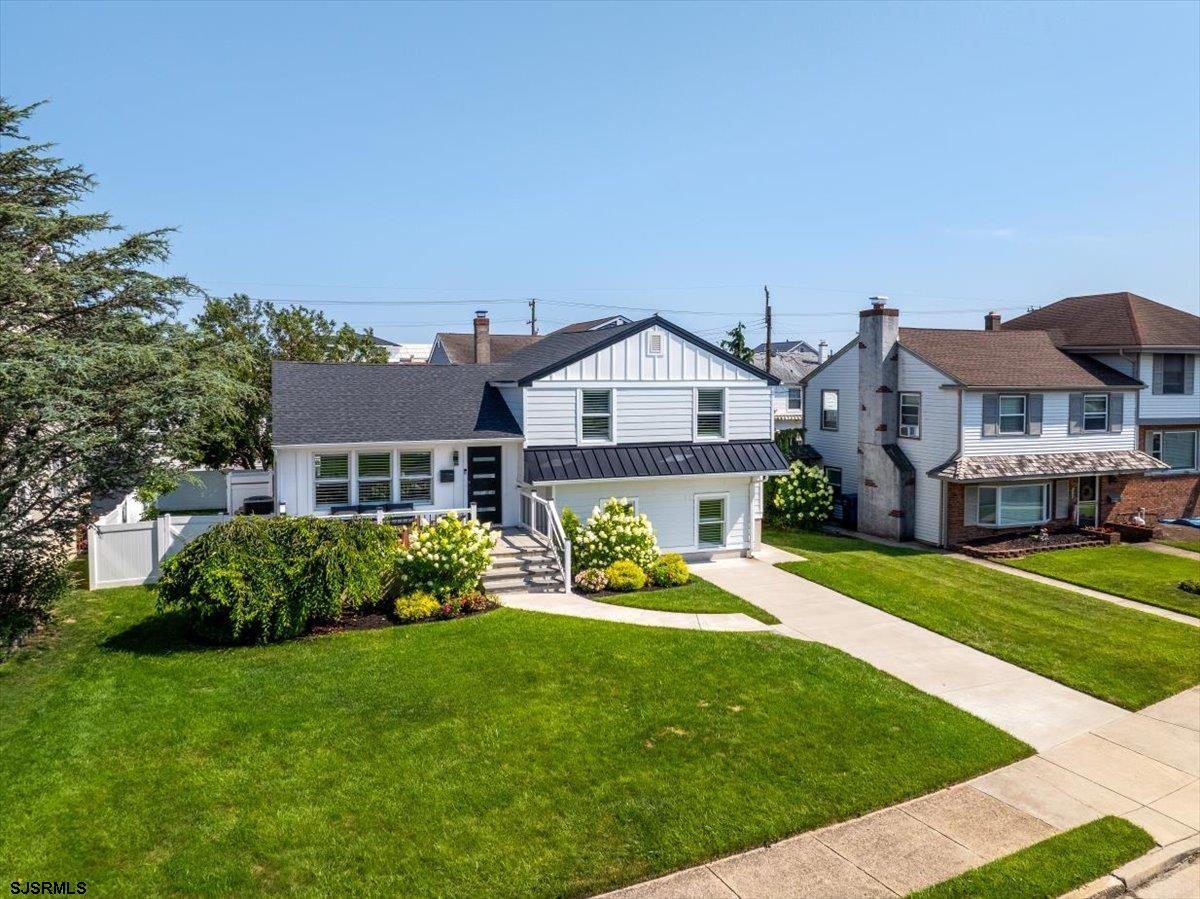 8 S Colmar Cir