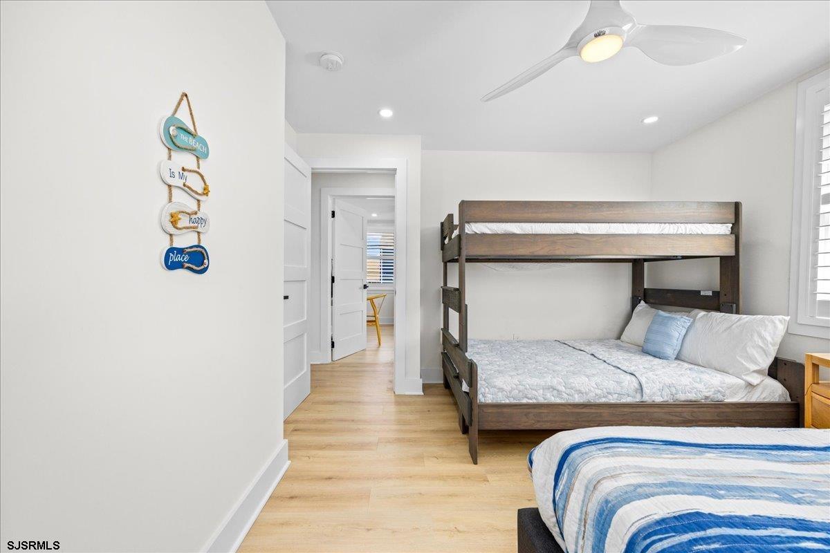 8 S Colmar Cir