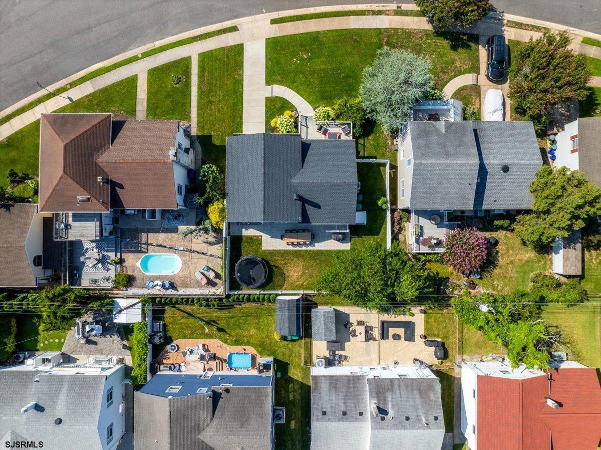 8 S Colmar Cir