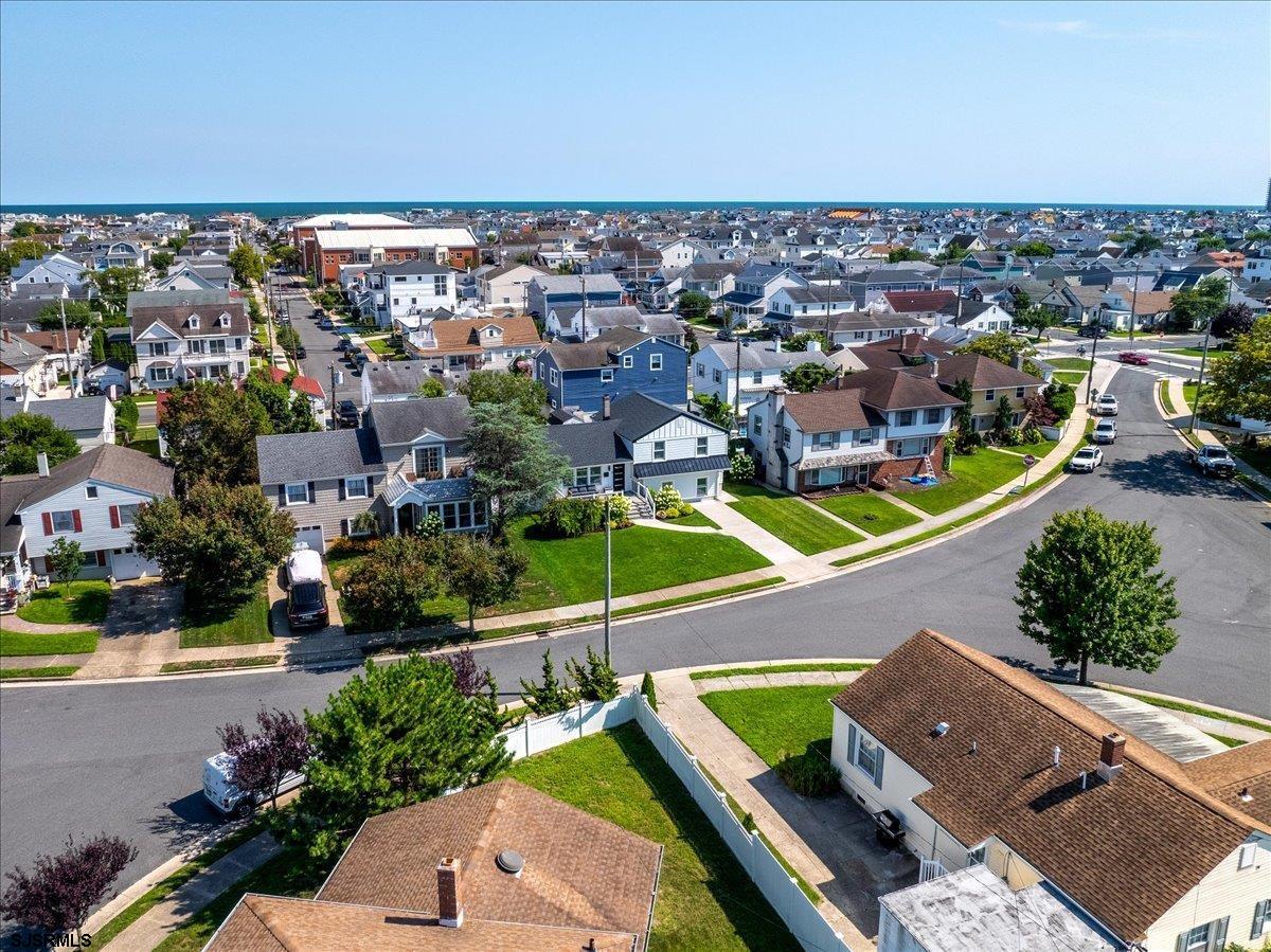 8 S Colmar Cir