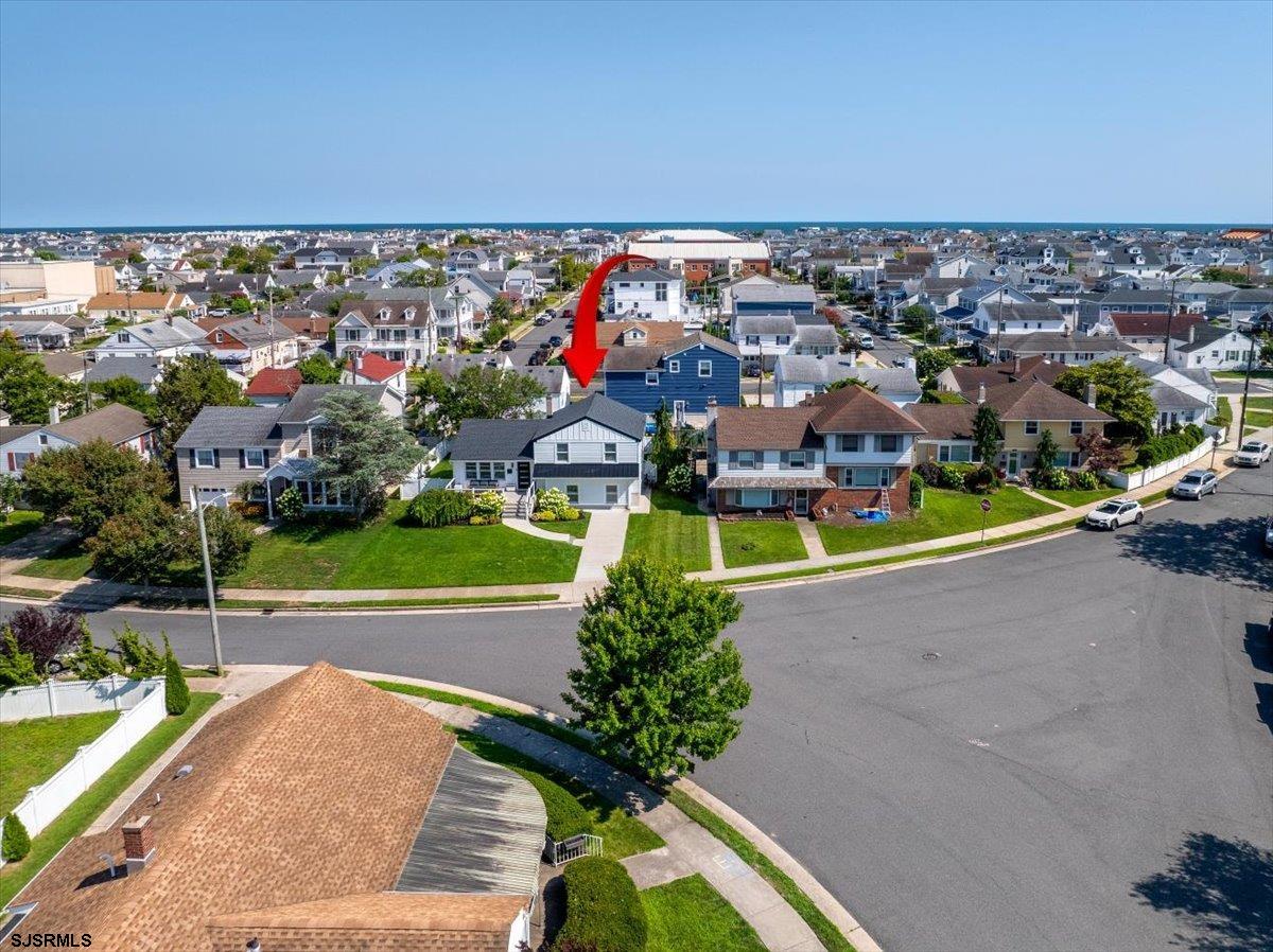 8 S Colmar Cir