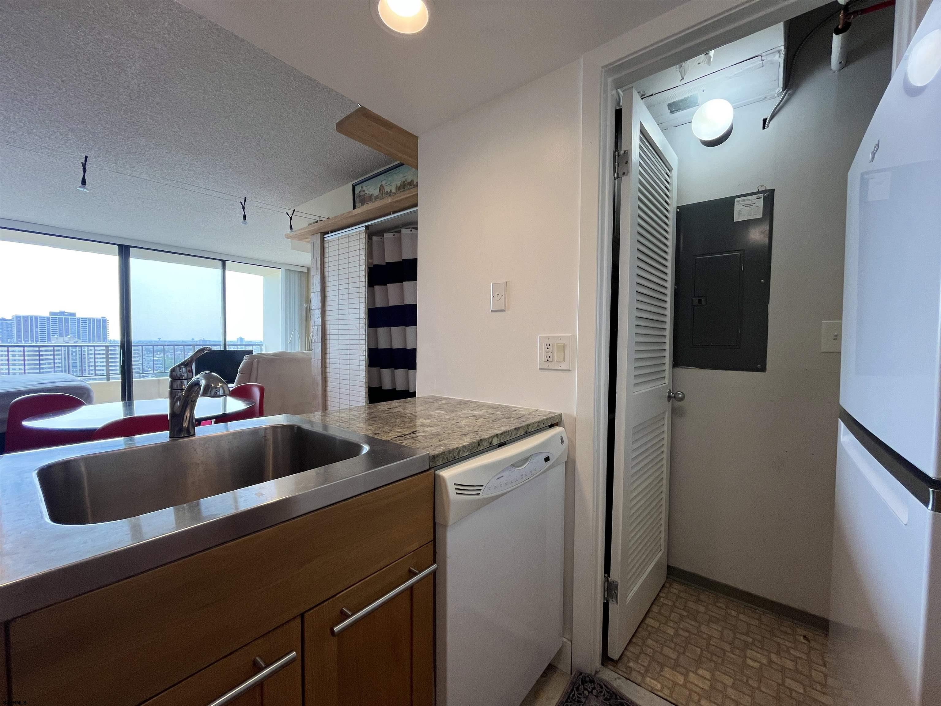 3851 Boardwalk Unit: 1108