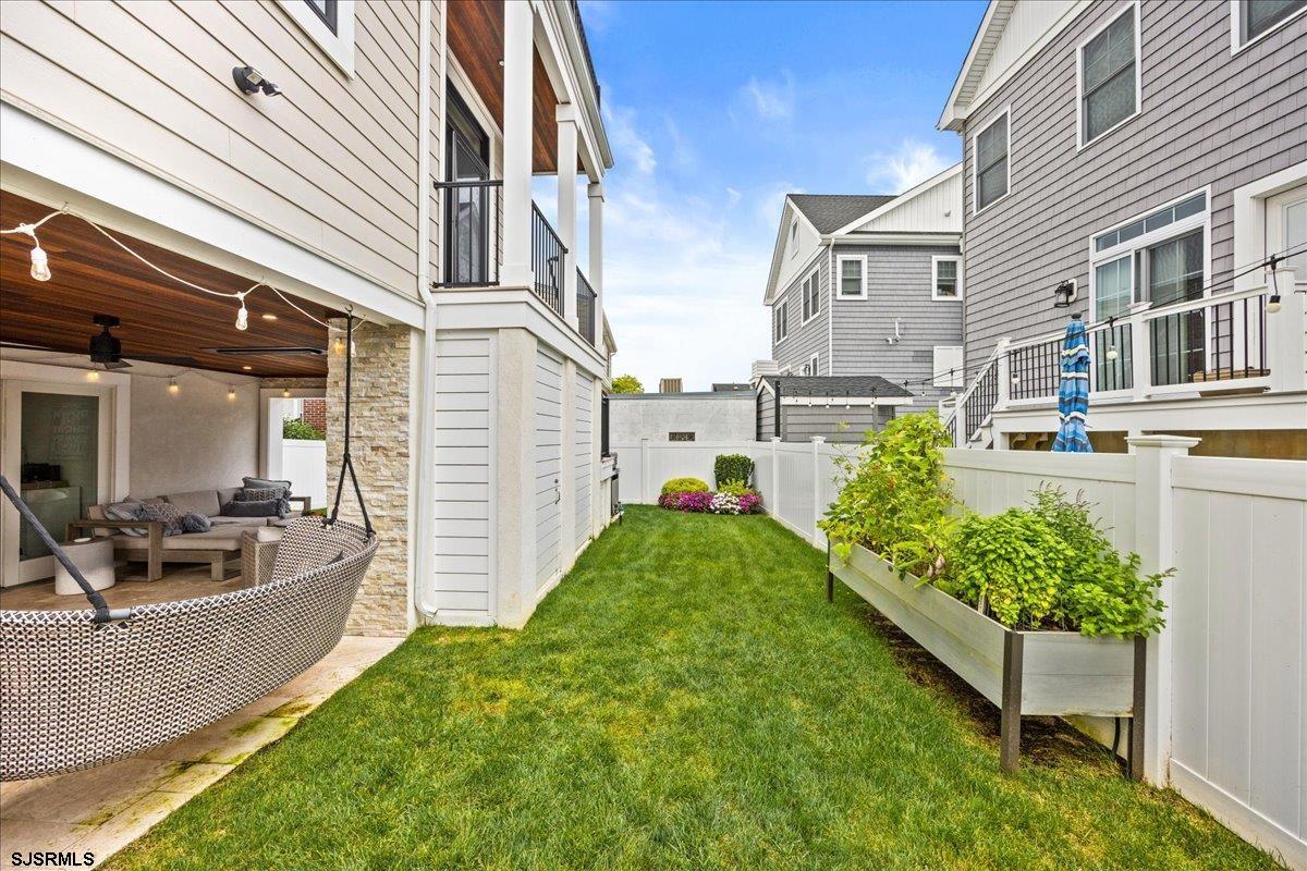 21 N Douglas Ave
