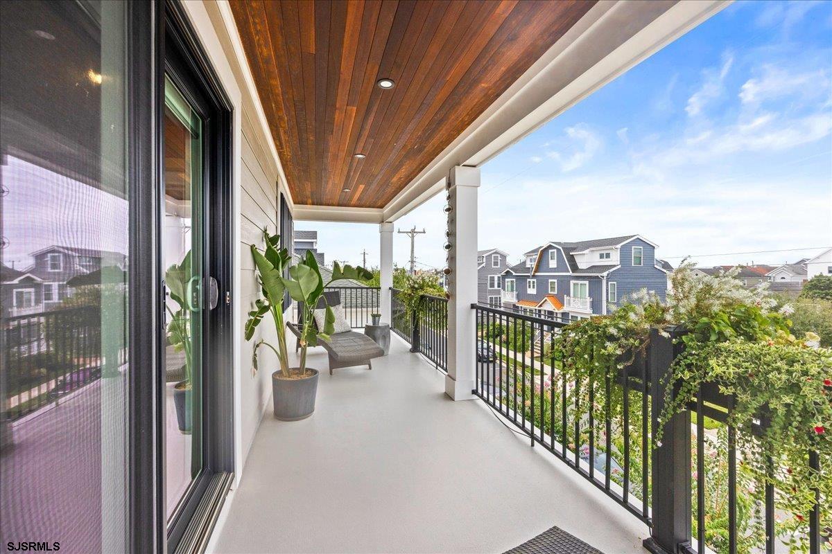 21 N Douglas Ave