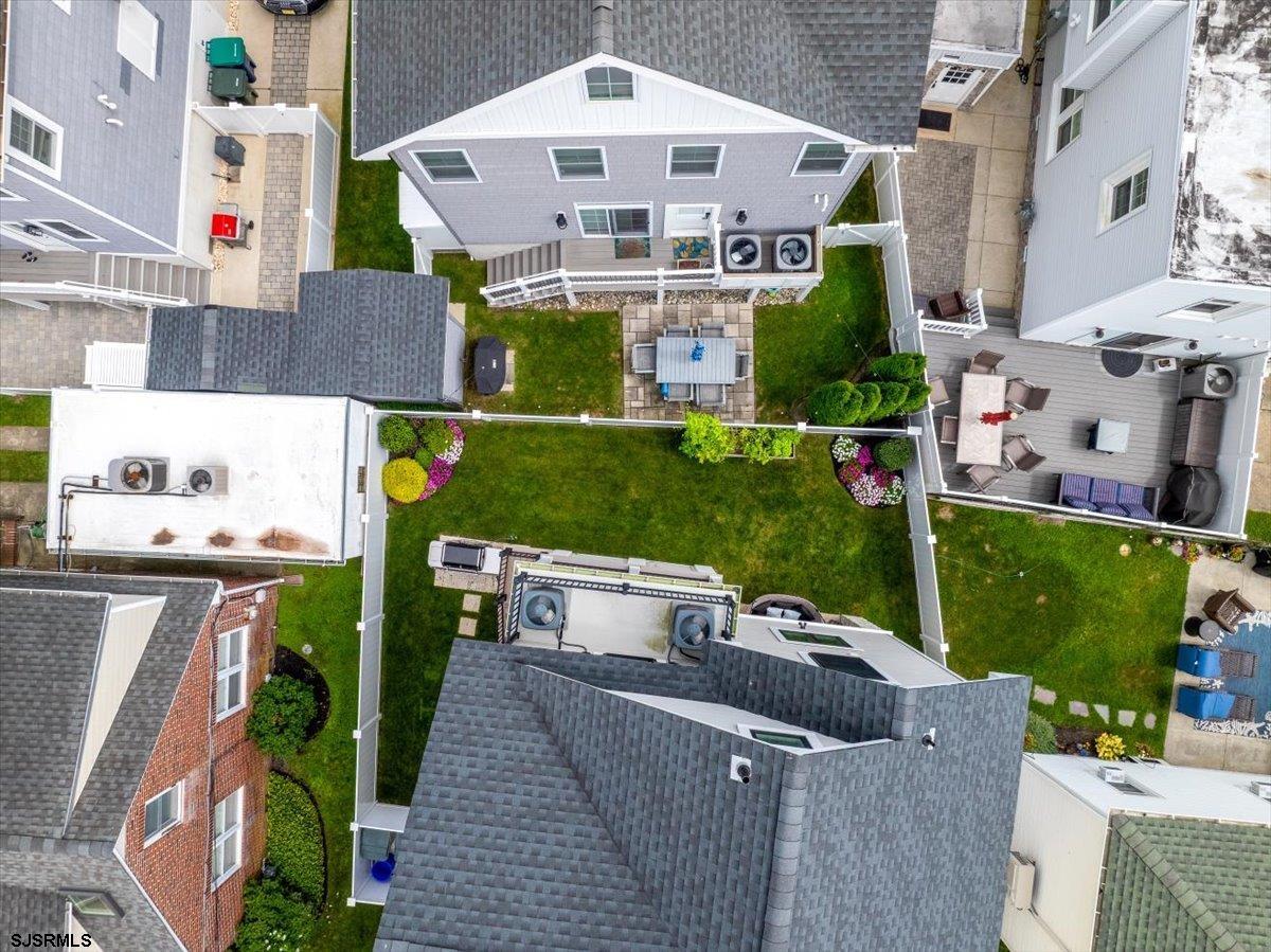 21 N Douglas Ave