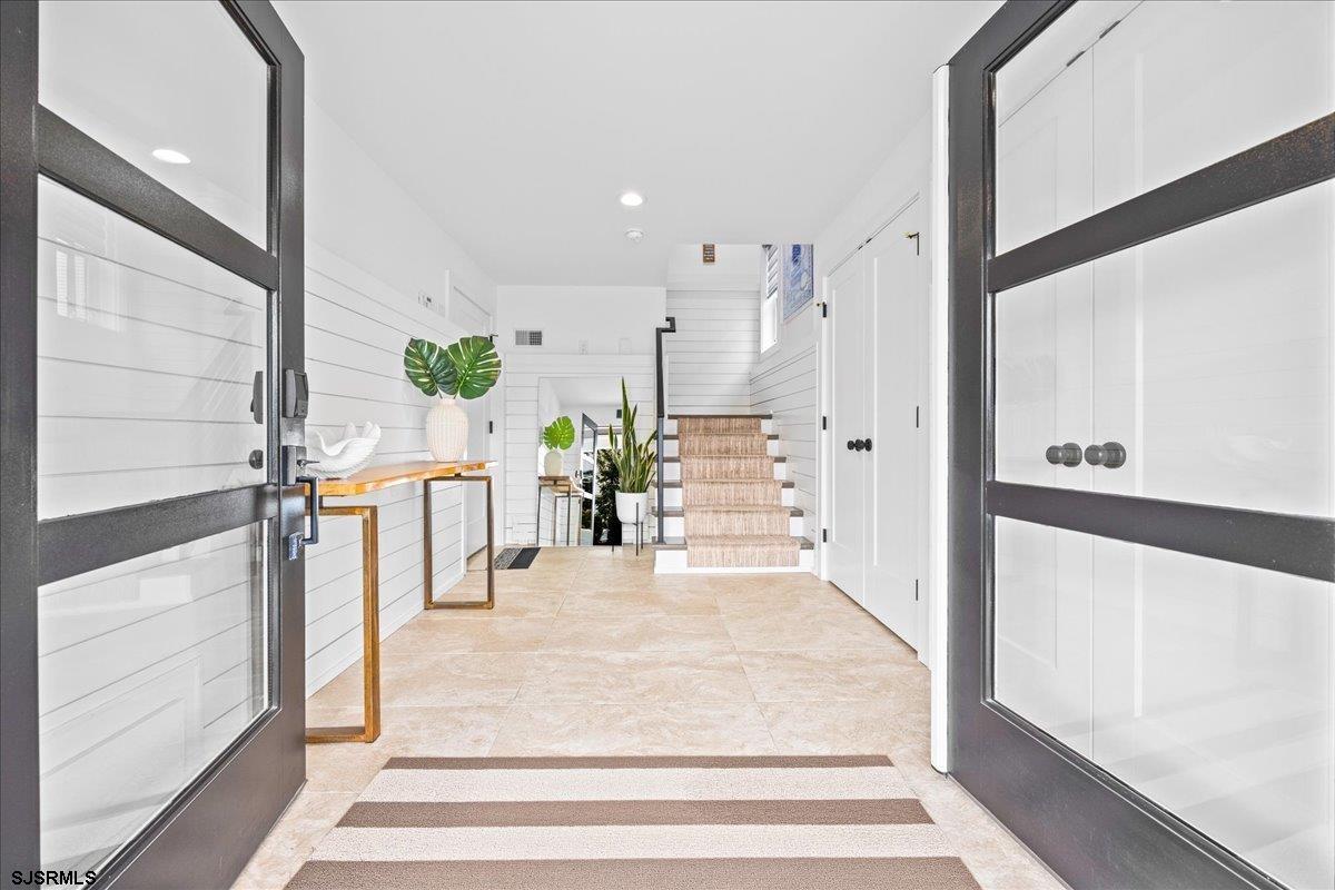 21 N Douglas Ave