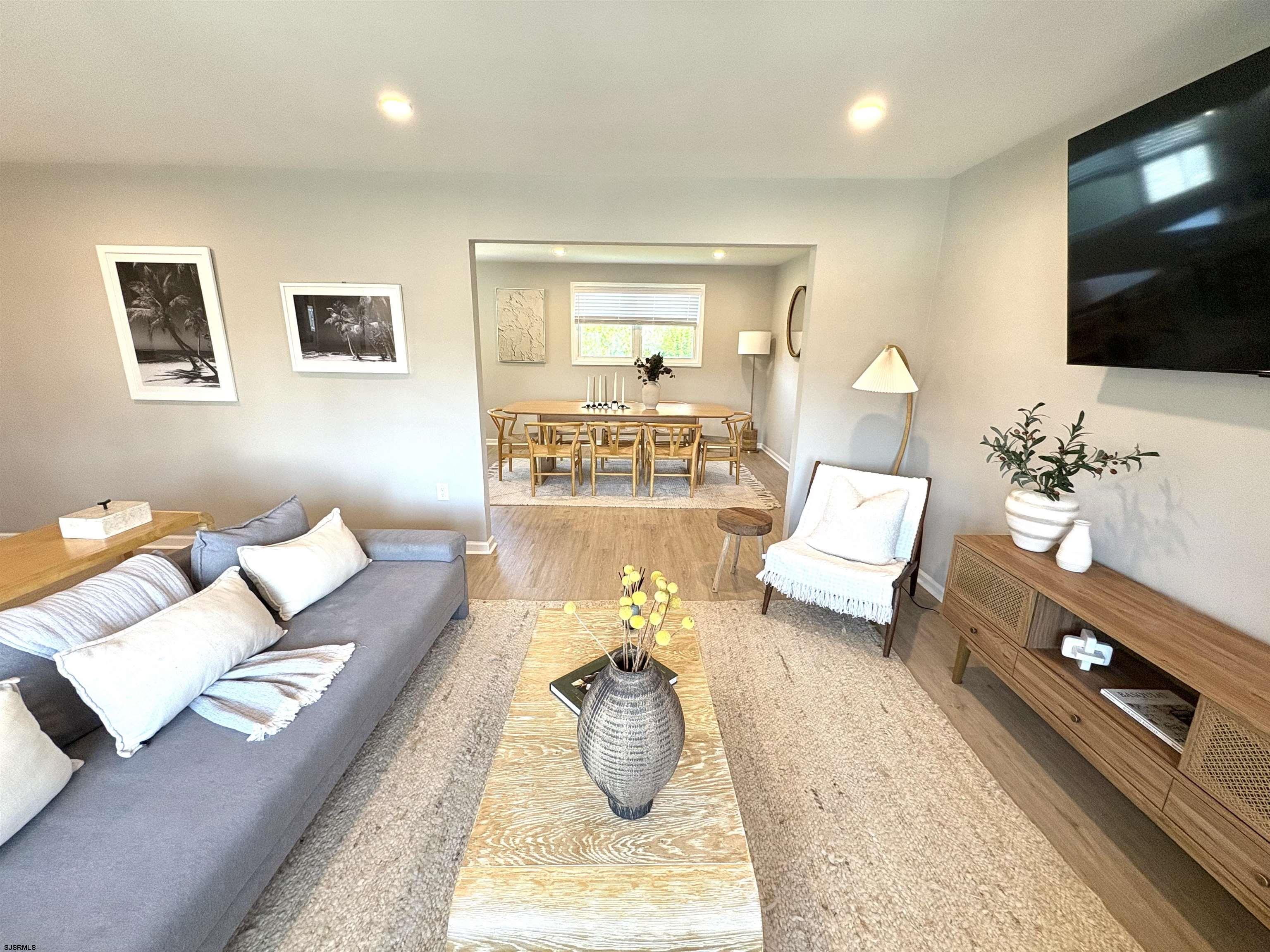 7005 Ventnor Gardens Plaza Unit: 2