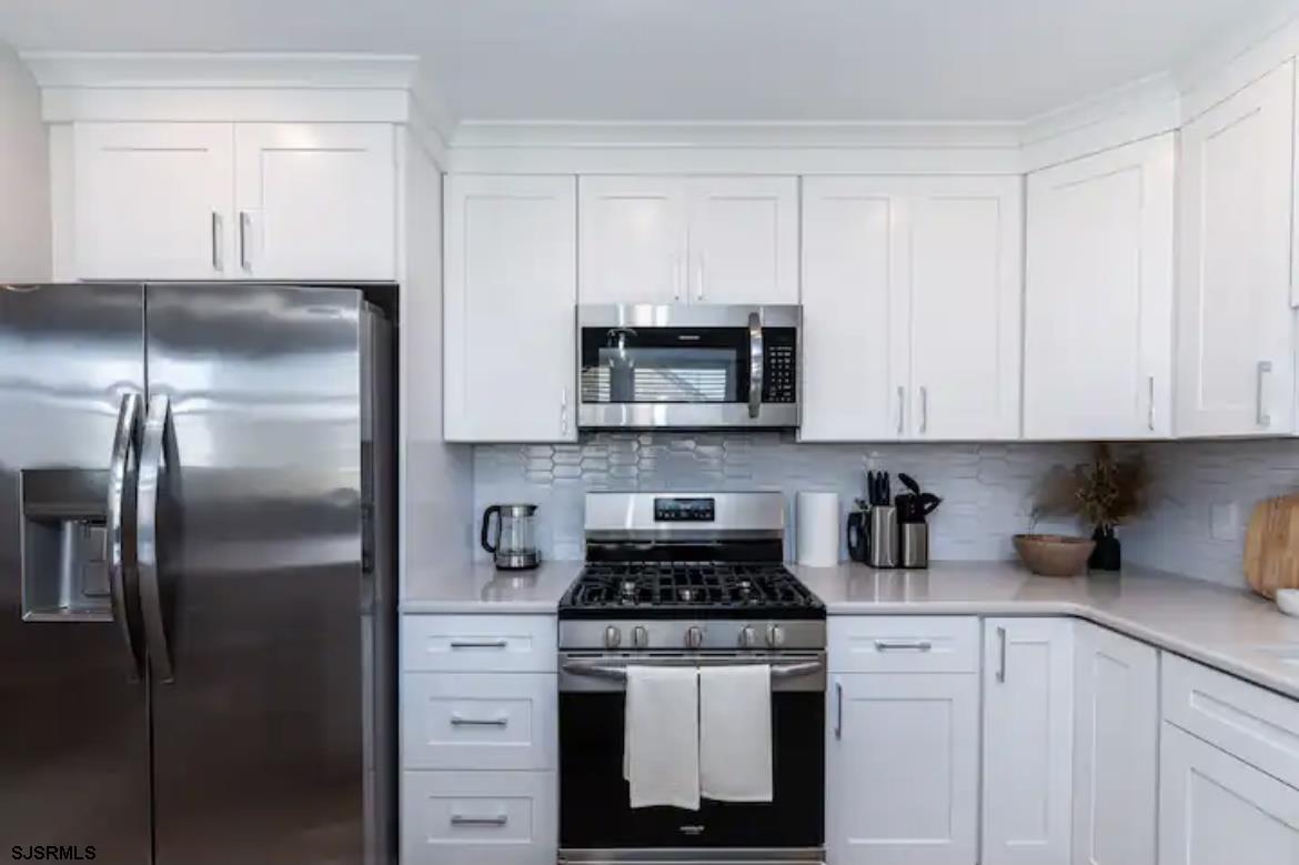 7005 Ventnor Gardens Plaza Unit: 2