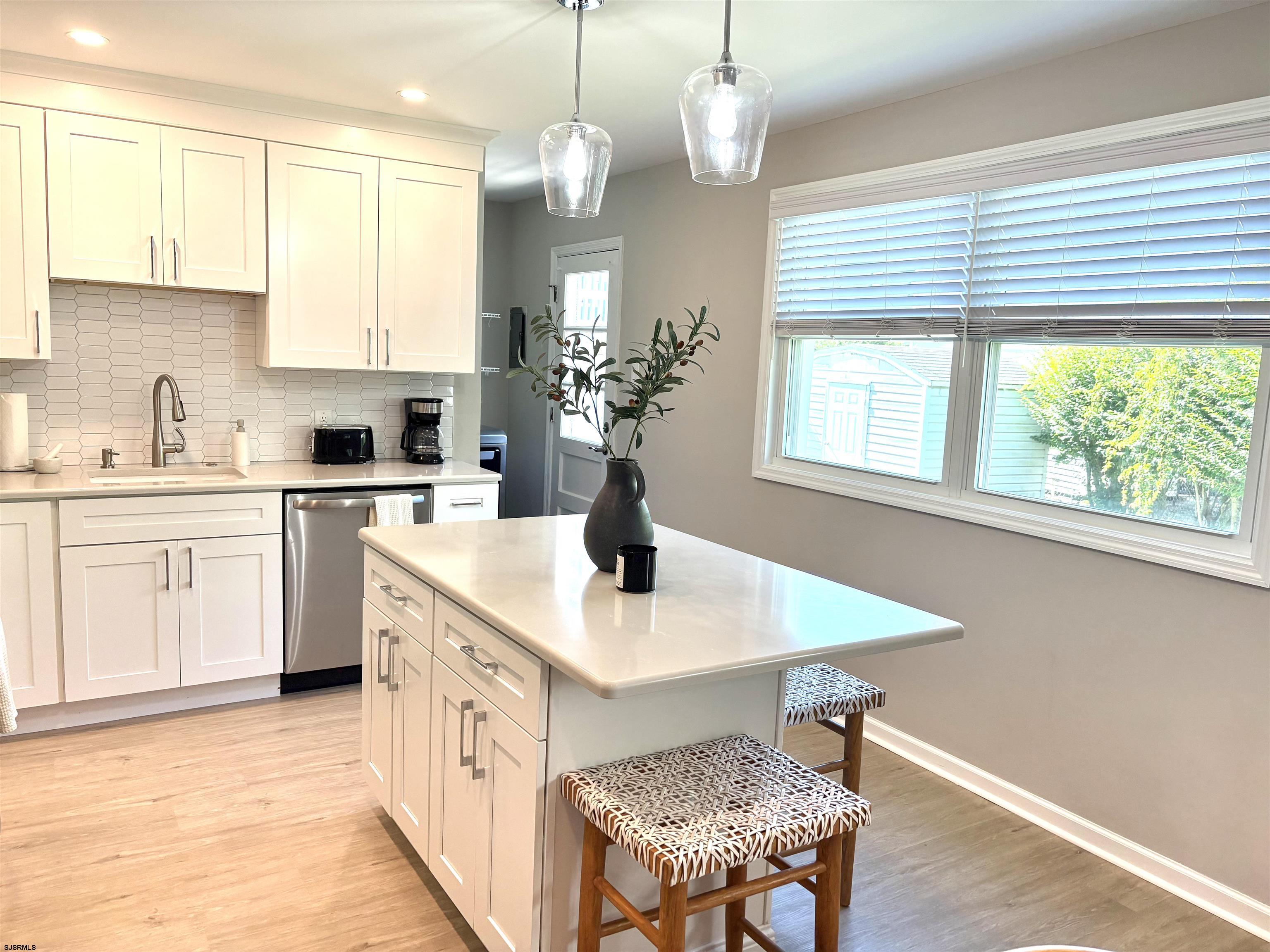 7005 Ventnor Gardens Plaza Unit: 2