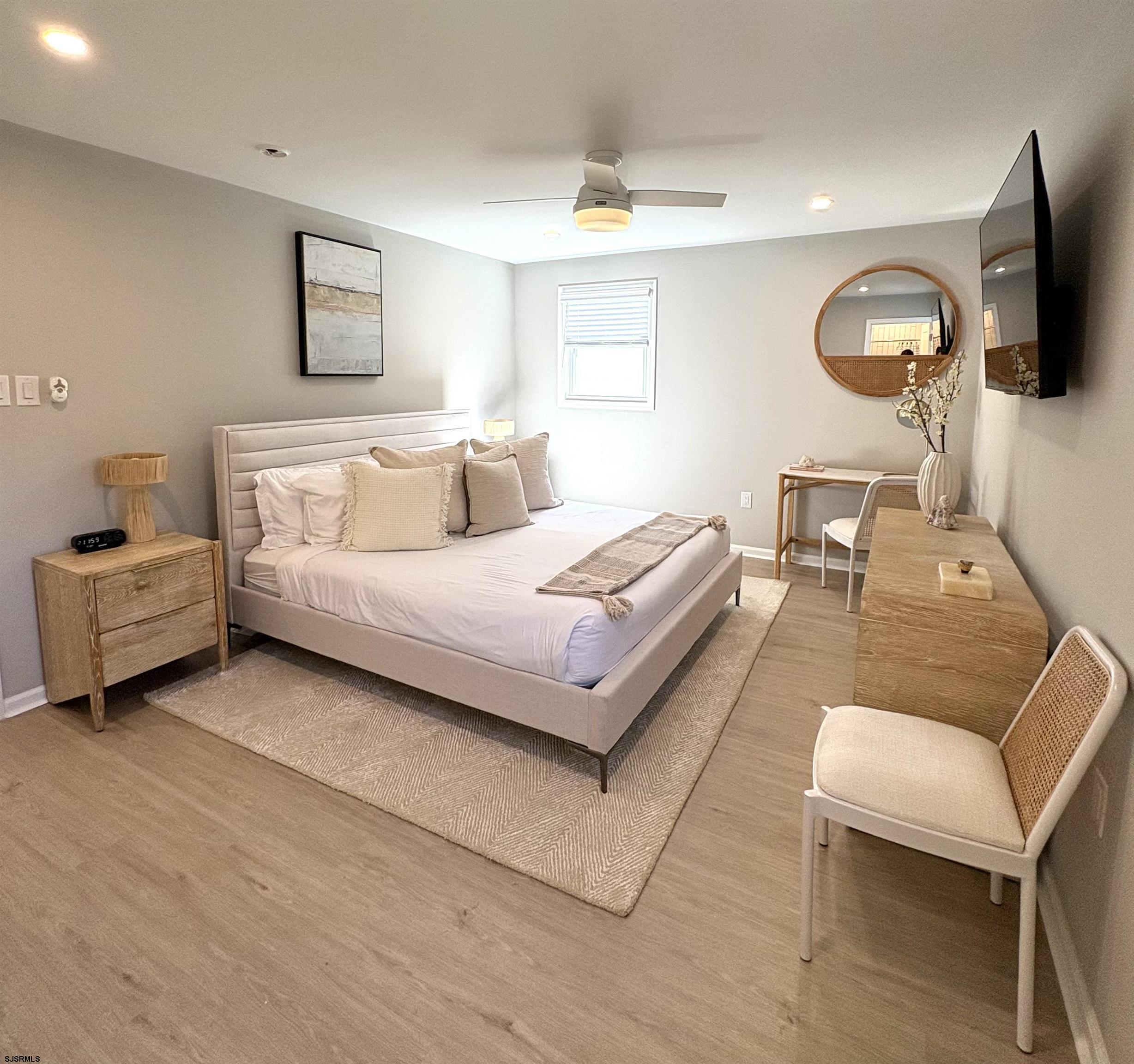 7005 Ventnor Gardens Plaza Unit: 2