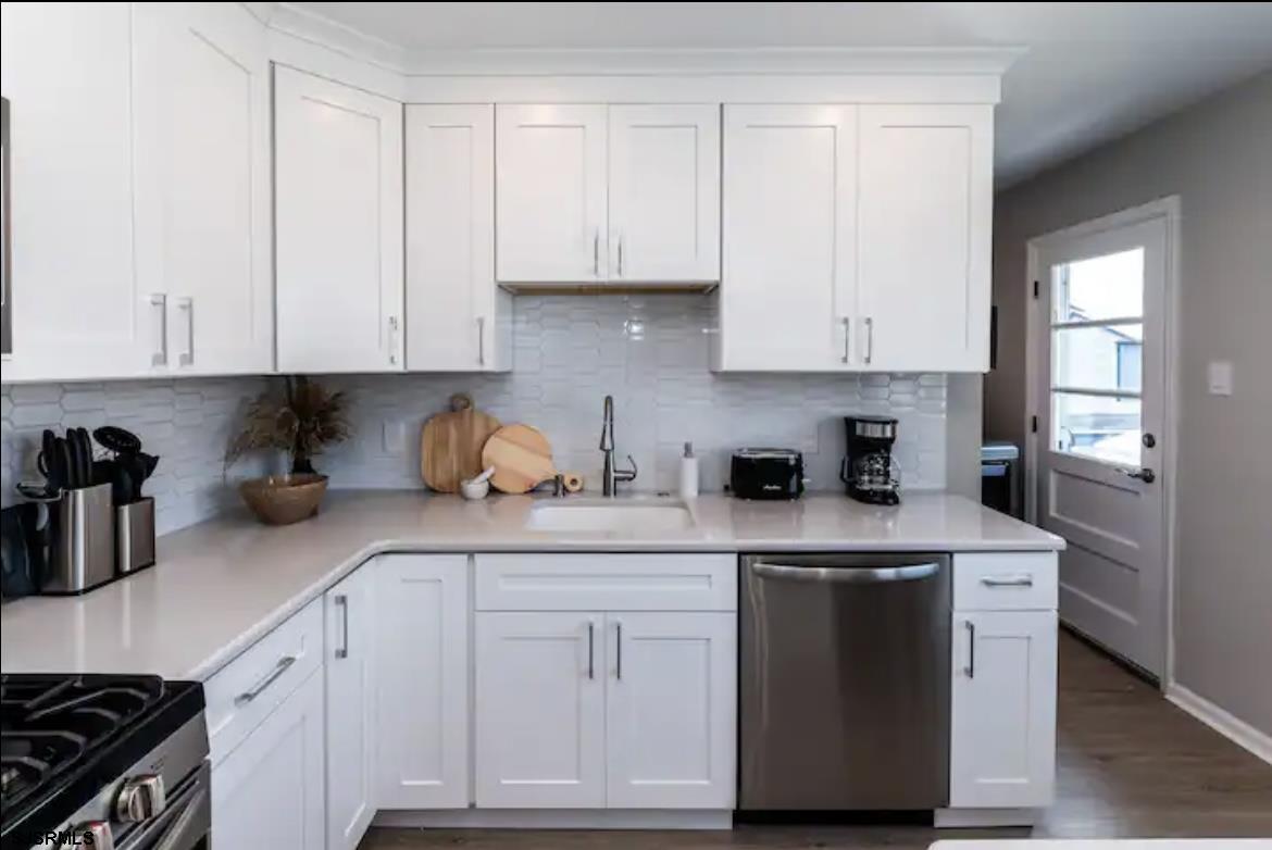 7005 Ventnor Gardens Plaza Unit: 2