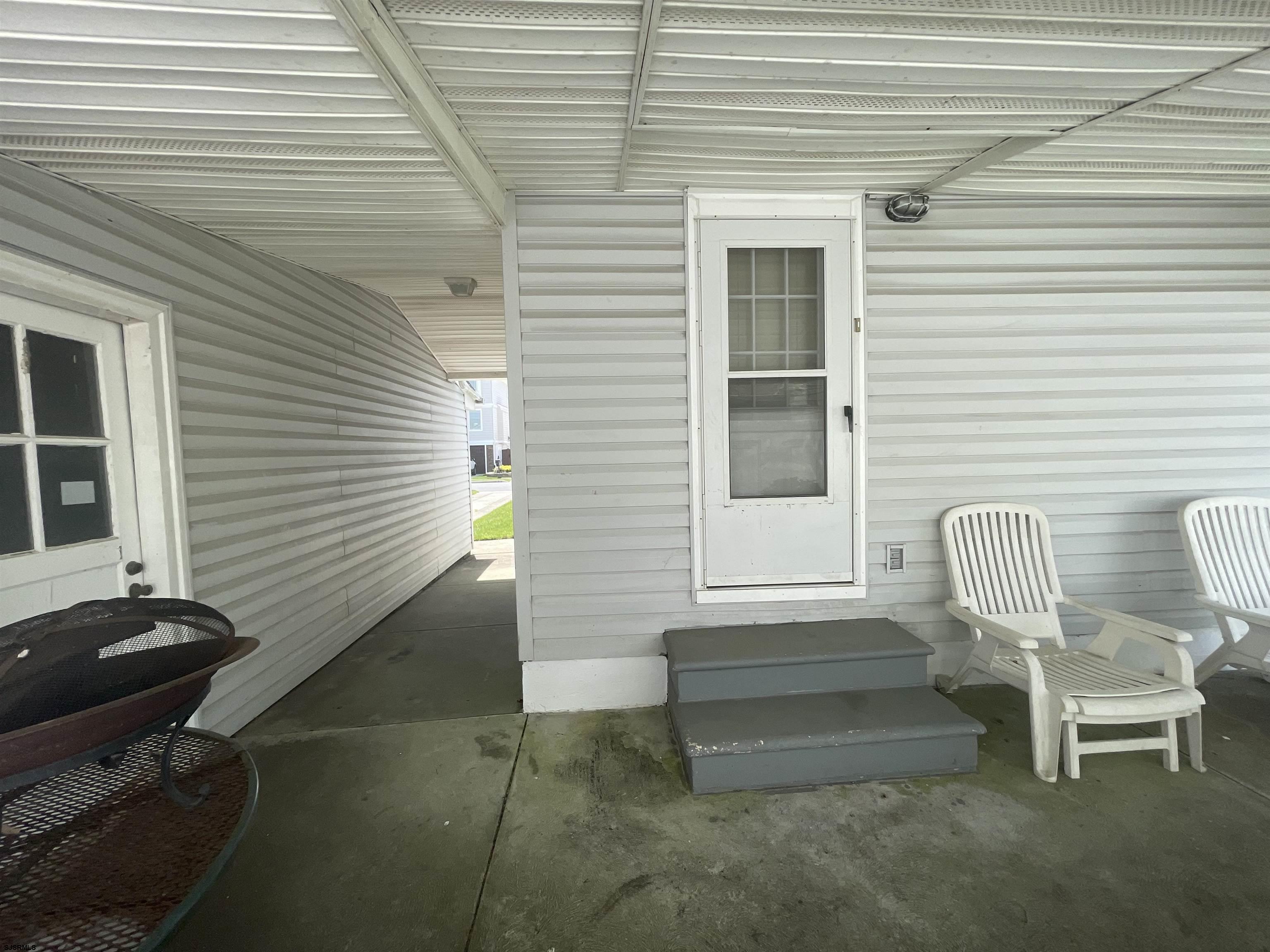 307 N Essex Ave