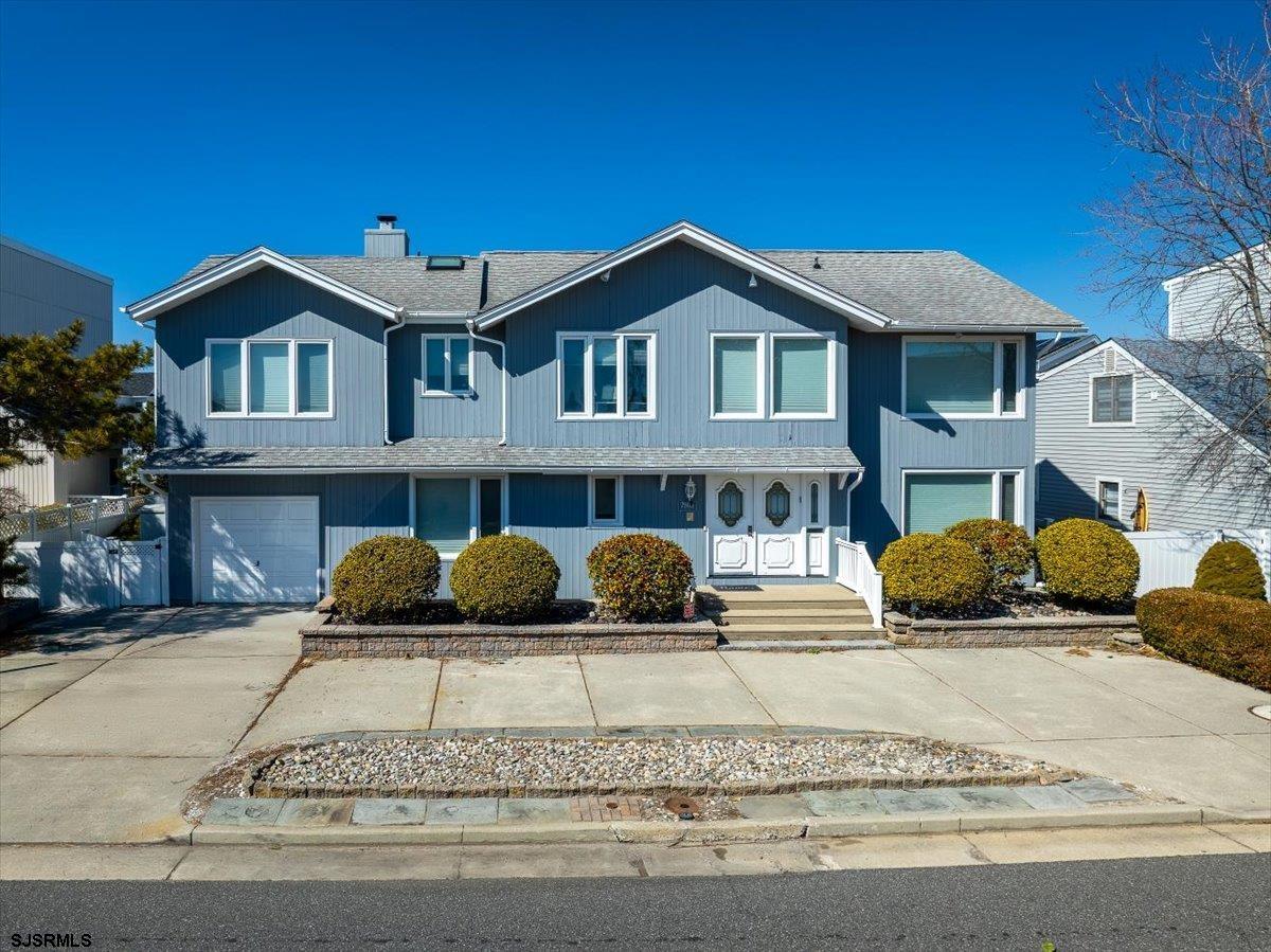 7905 Lagoon Dr