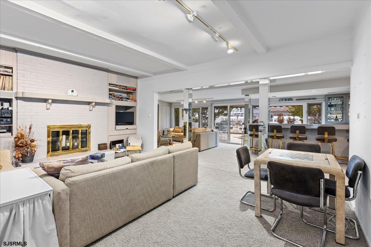 7905 Lagoon Dr