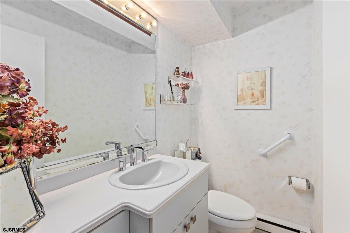 7905 Lagoon Dr