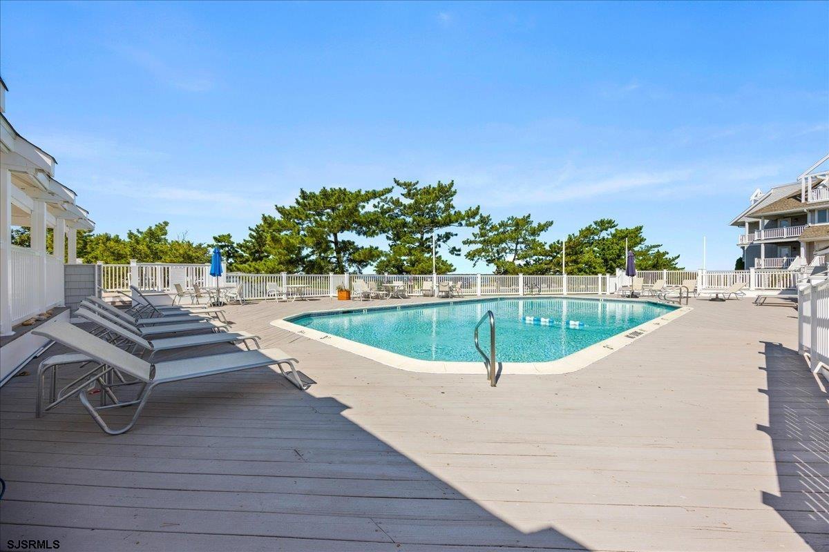 2202 East Dr Unit: 2202