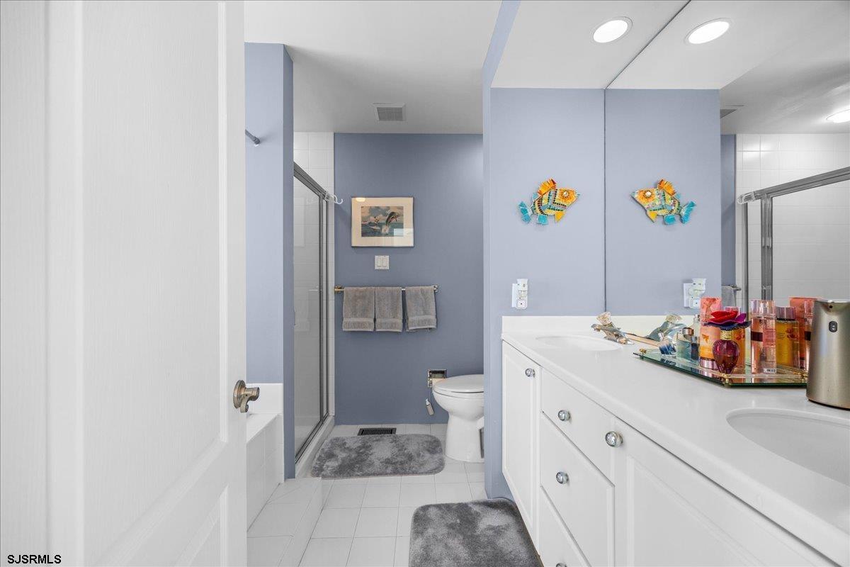 2202 East Dr Unit: 2202