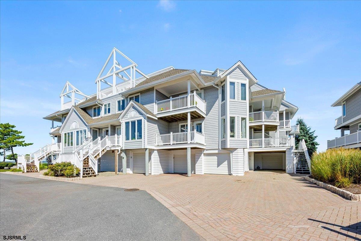 2202 East Dr Unit: 2202