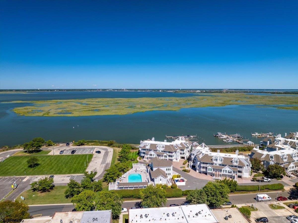 2202 East Dr Unit: 2202