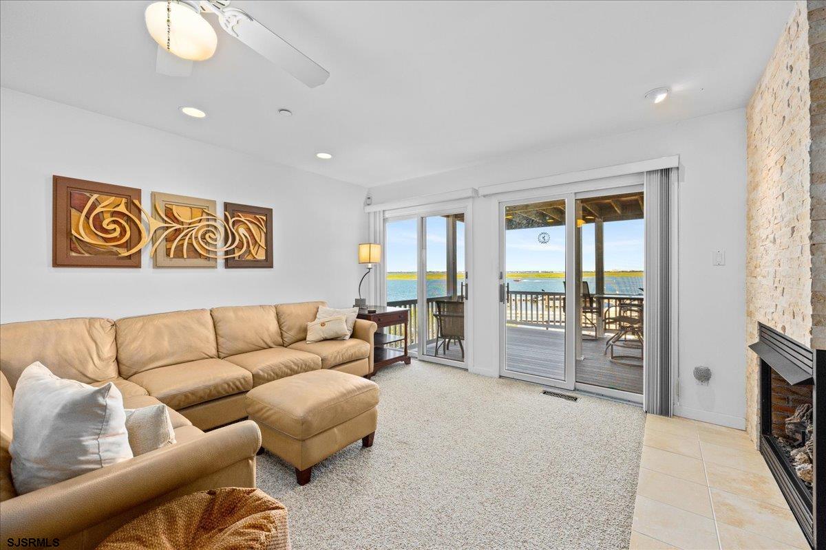 2202 East Dr Unit: 2202