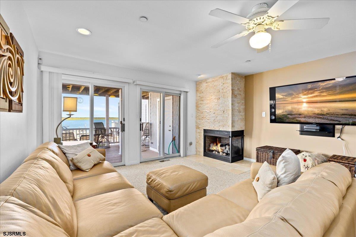 2202 East Dr Unit: 2202