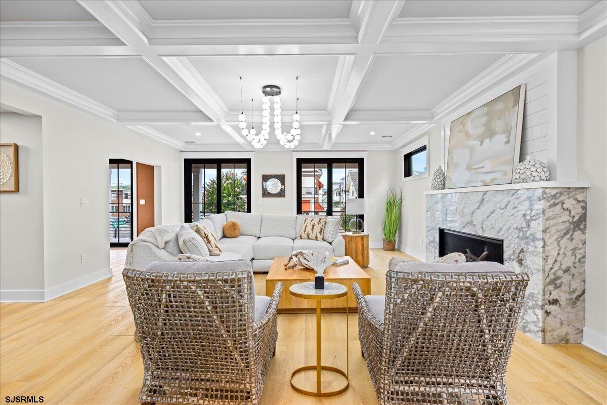 100 S Frontenac Ave