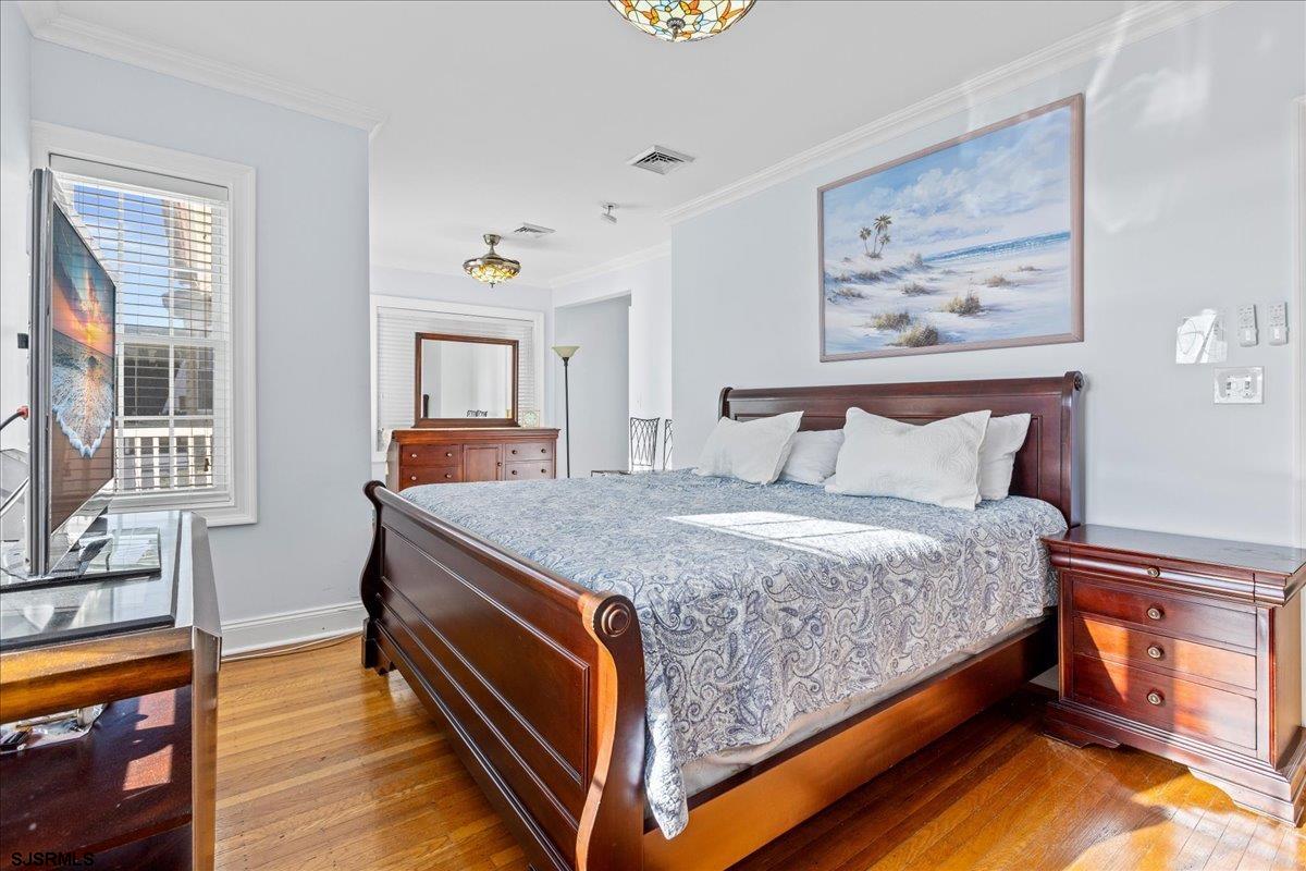 104 S Oakland Ave