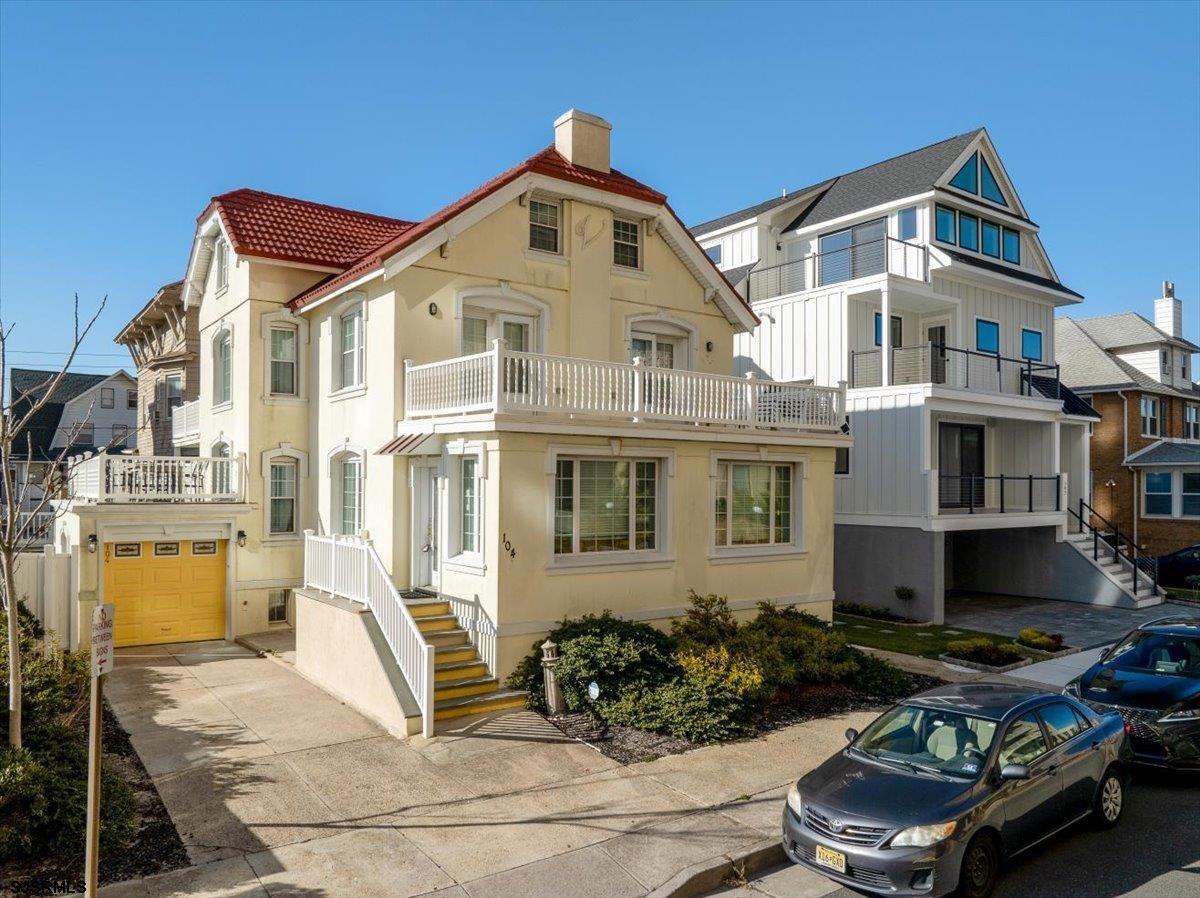 104 S Oakland Ave