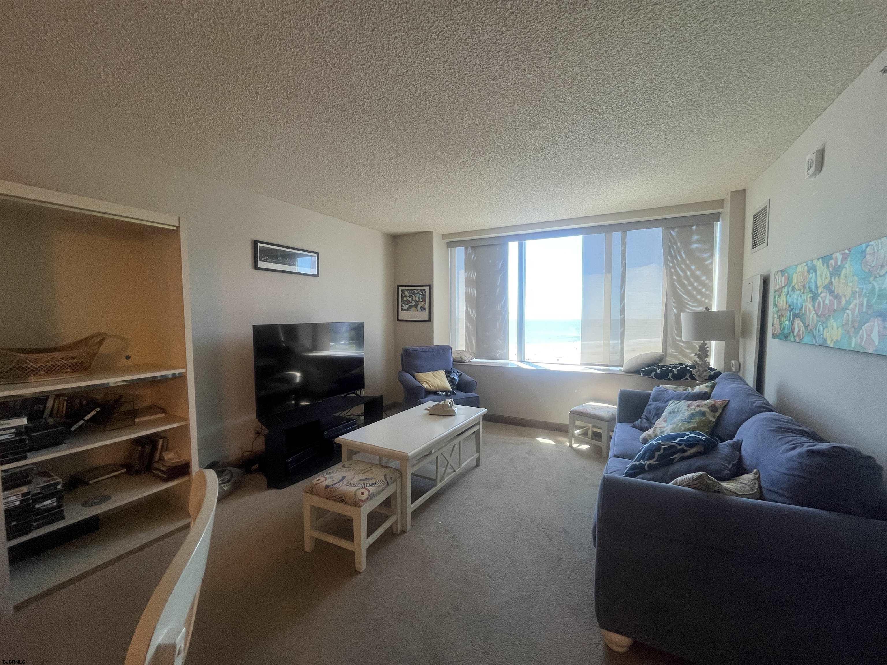 1515 Boardwalk Unit: 809