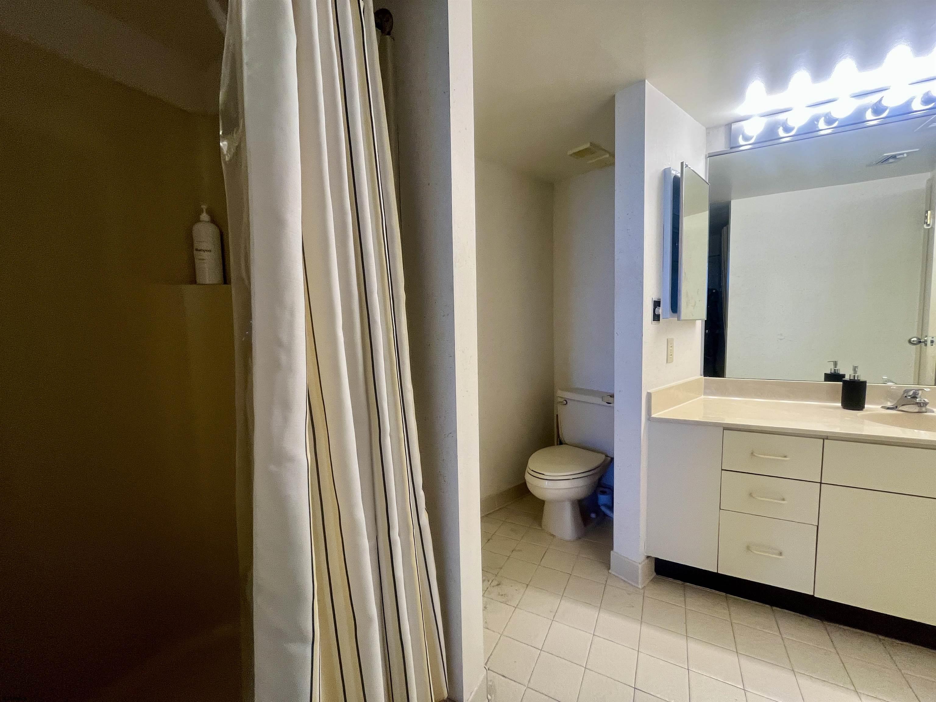 1515 Boardwalk Unit: 809