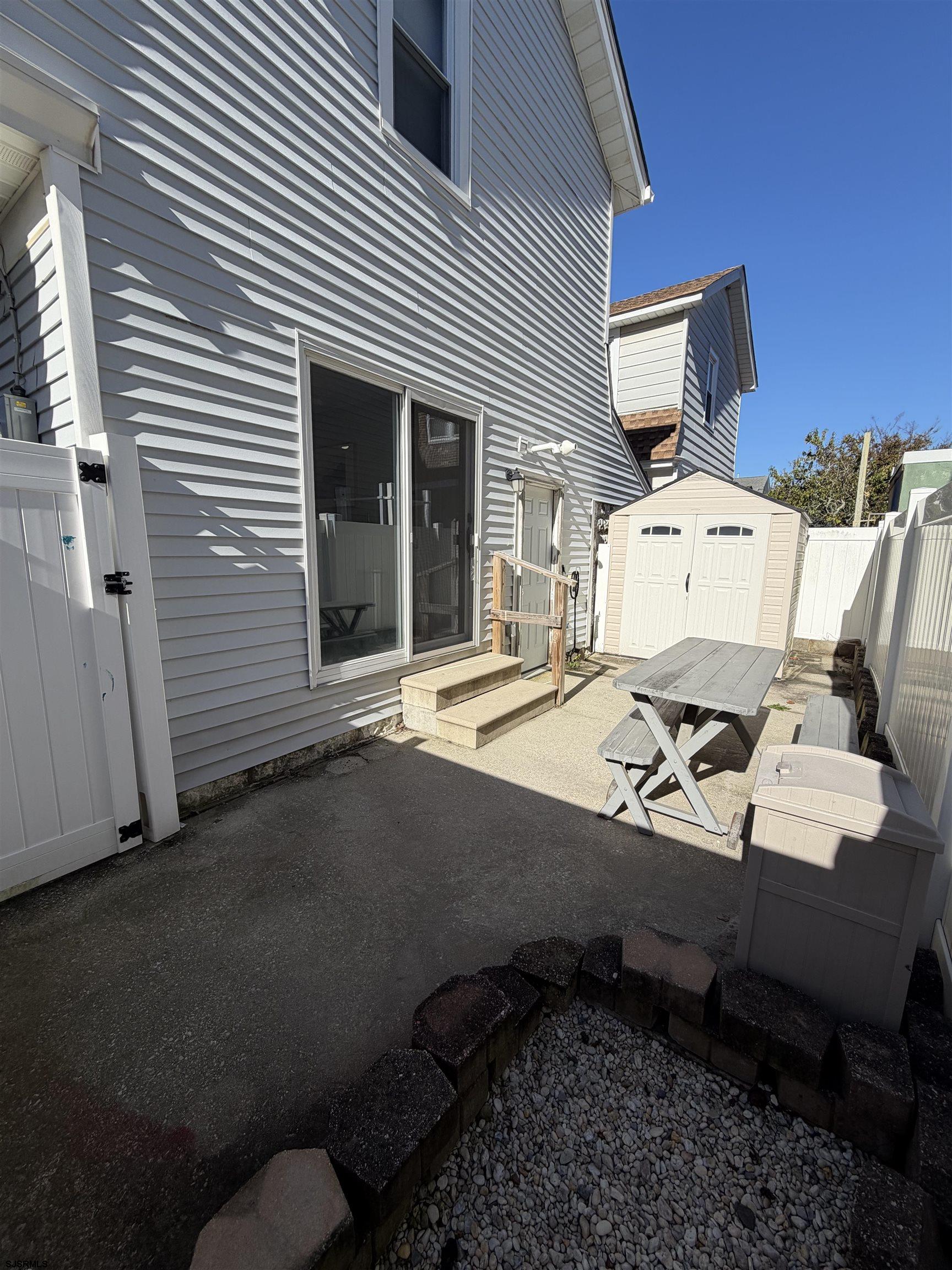 17 N Buffalo Ave