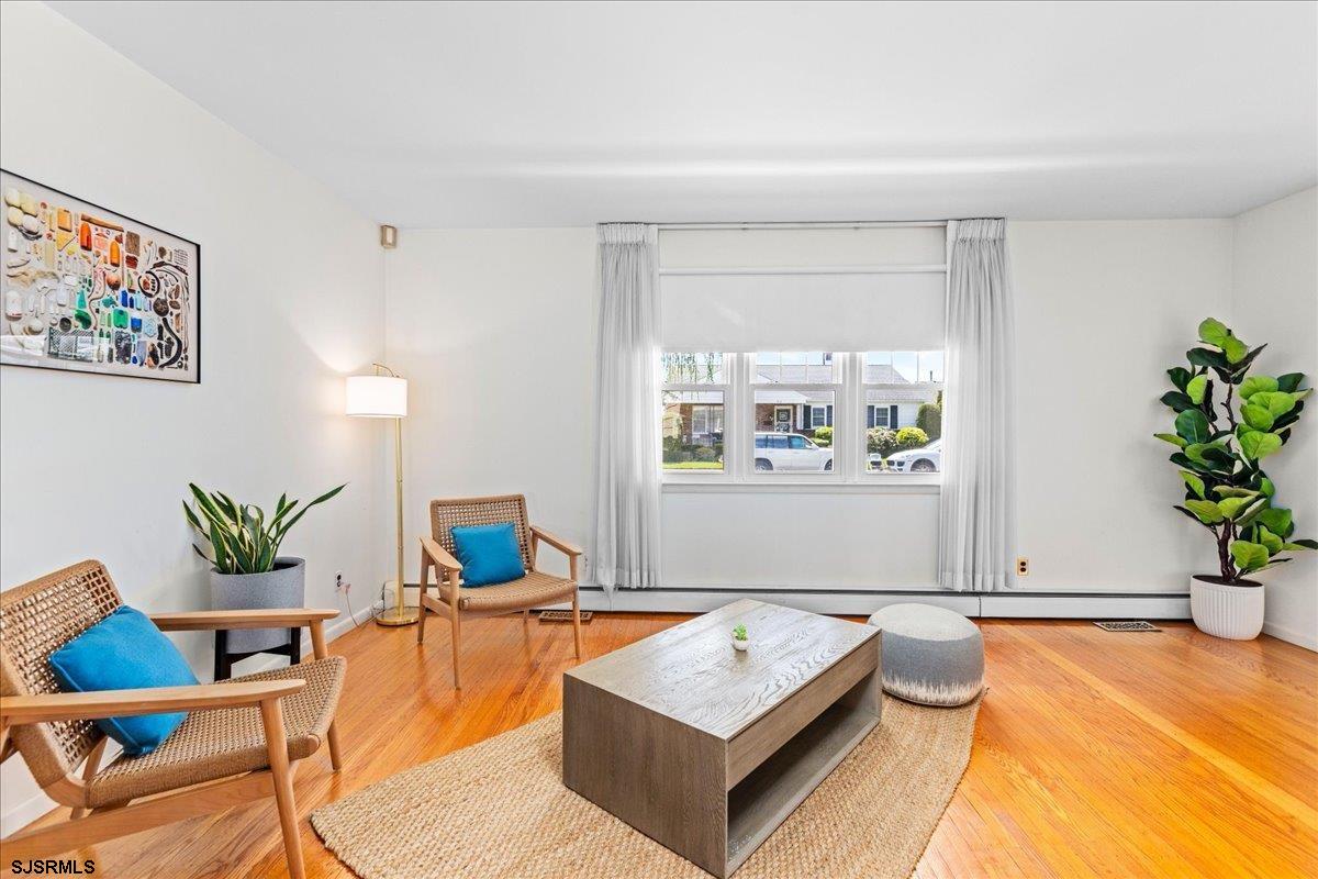 411 N Douglas Ave