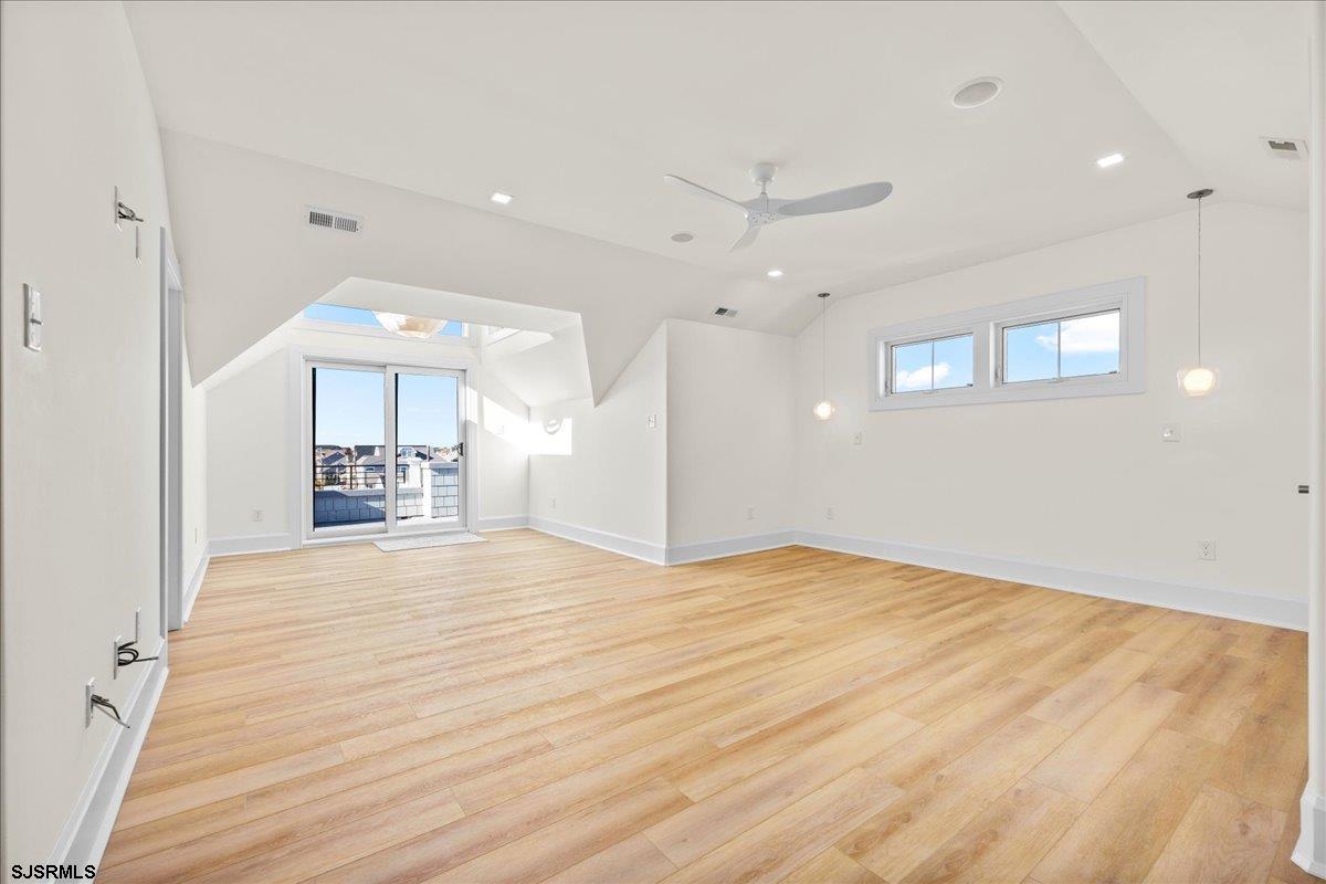 3008 Ventnor Ave