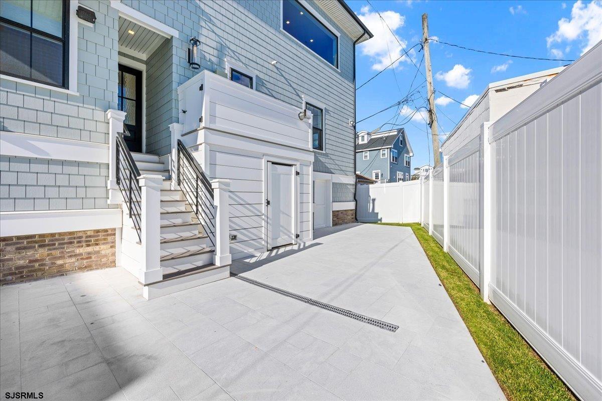 3008 Ventnor Ave