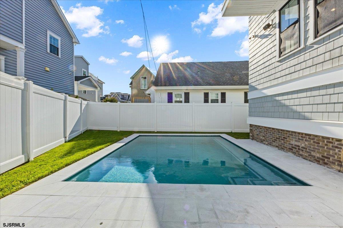 3008 Ventnor Ave