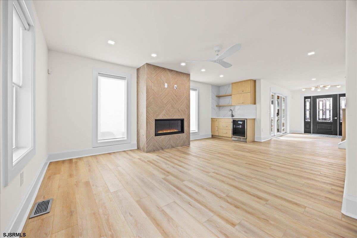3008 Ventnor Ave