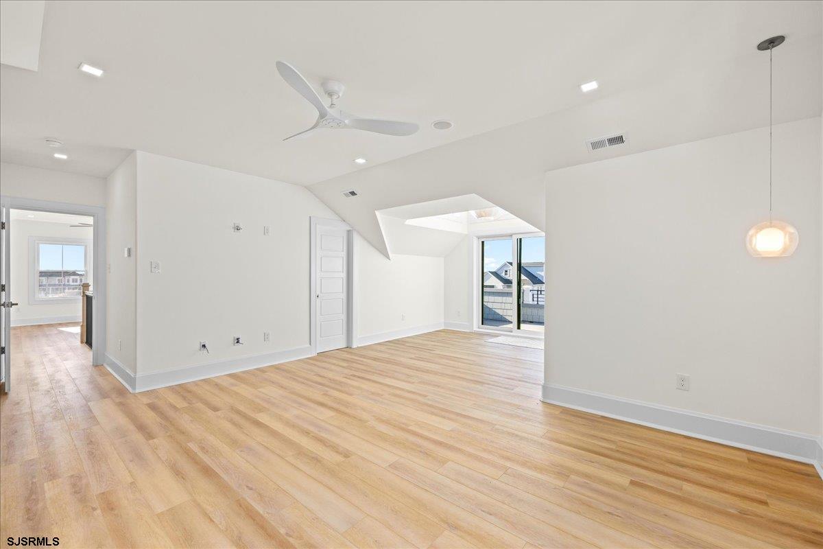 3008 Ventnor Ave