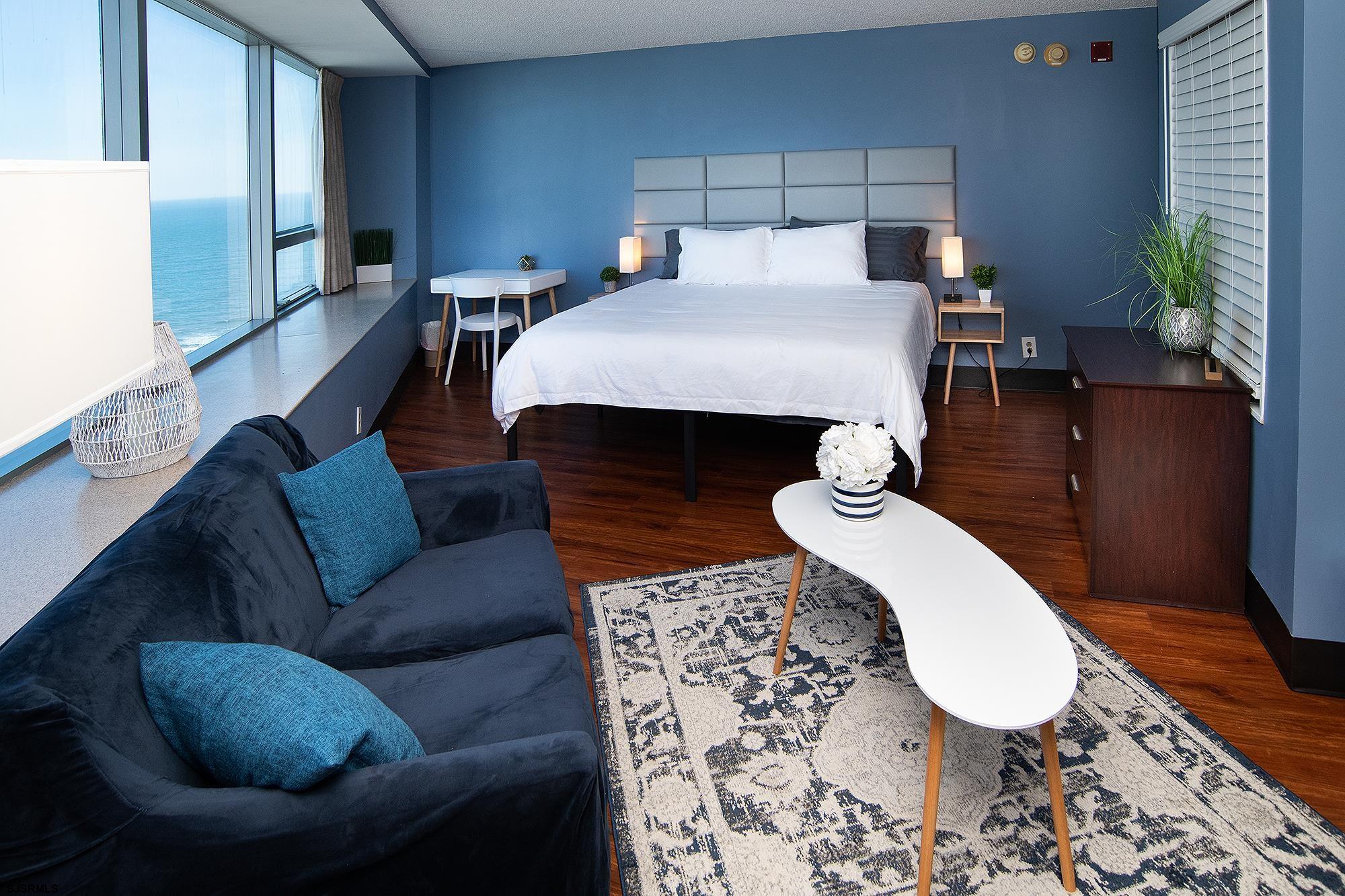 1515 Boardwalk Unit: 1704