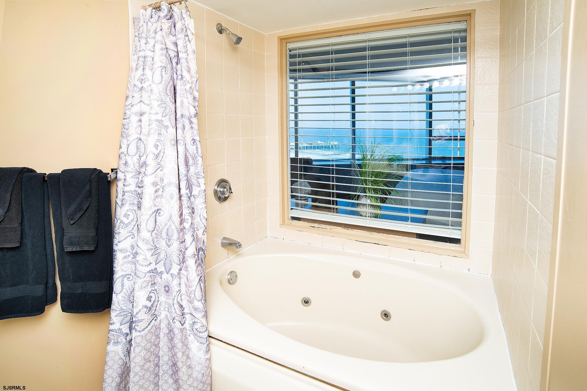 1515 Boardwalk Unit: 1704